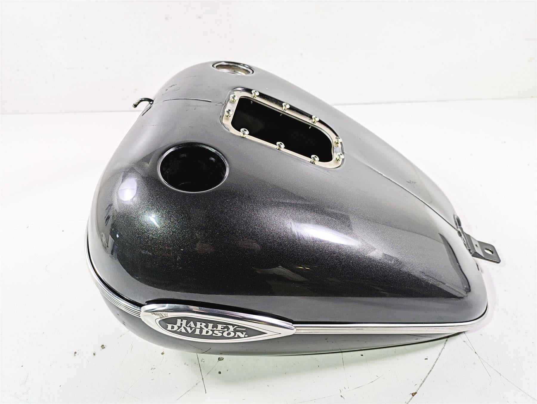 2005 Harley Softail FLSTSCI Heritage Springer Fuel Gas Tank - No Dent 61625-01E {{ shop.shopifyCountryName }} - Mototech271