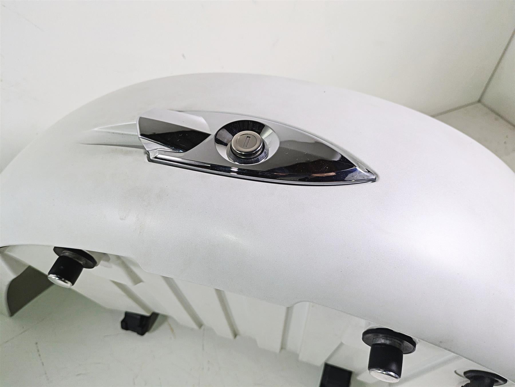 2018 Indian Chieftain Limited Left Saddlebag Saddle Bag Set 5451493 5451494 {{ shop.shopifyCountryName }} - Mototech271