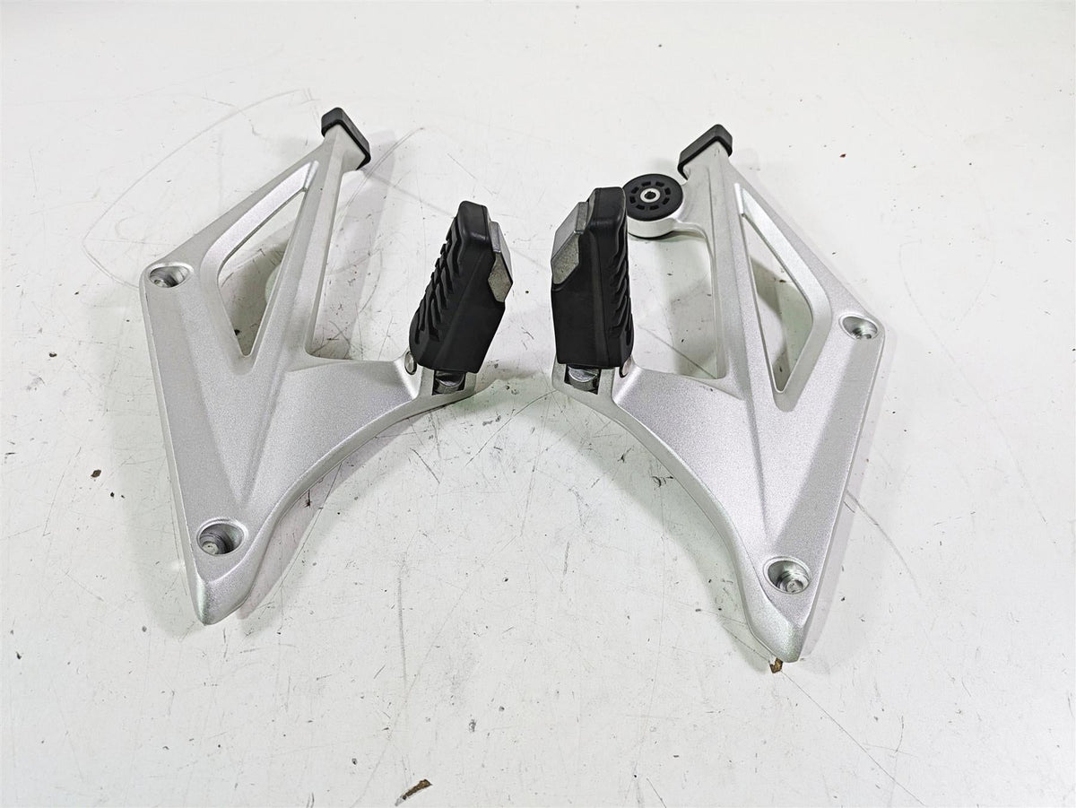 2014 BMW R1200 RT RTW K52 Passenger Footpeg Set 46718534789 46718534790 {{ shop.shopifyCountryName }} - Mototech271