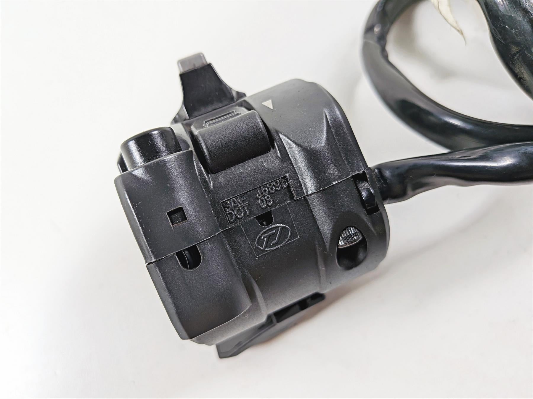 2017 Ducati Panigale 1299 Left Hand Light Horn Blinker Control Switch 65110132A-Mototech271