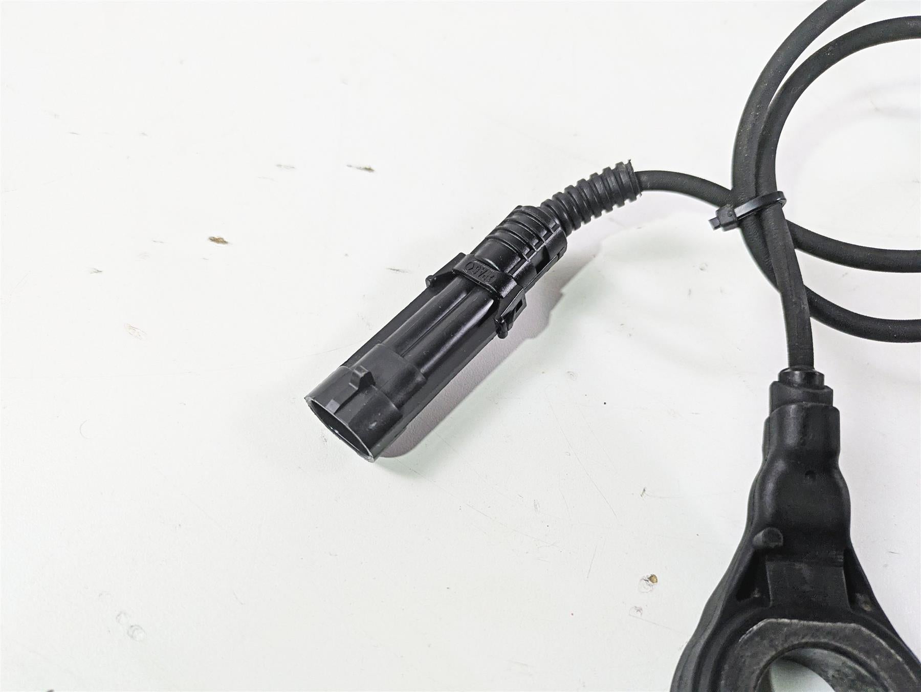 2014 Harley FLS Softail Slim Abs Wheel Speed Sensor Set 40982-11 40985-11 {{ shop.shopifyCountryName }} - Mototech271