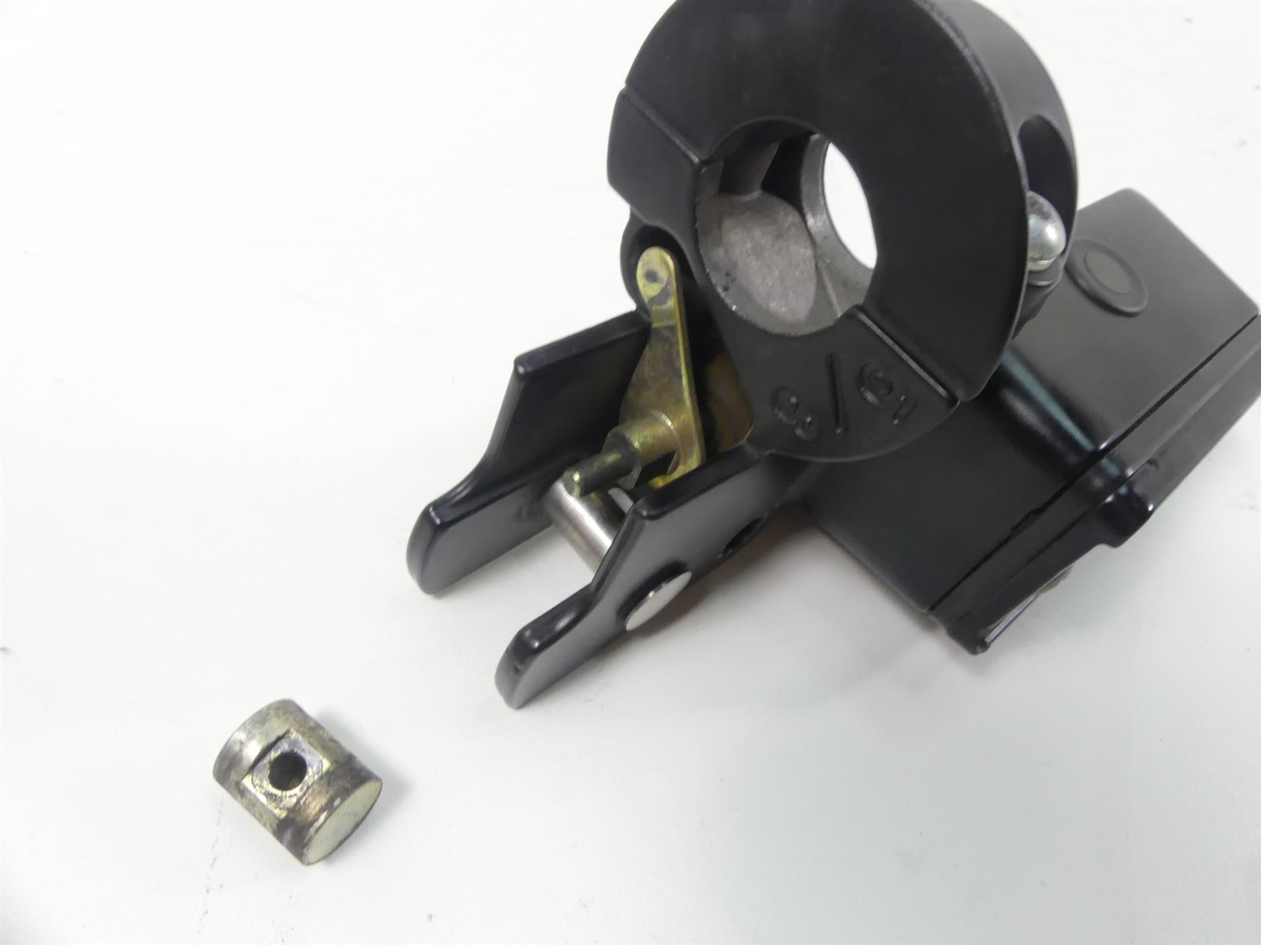 1993 Harley FXSTS Softail Springer Front Brake Master Cylinder 5/8 45019-93 {{ shop.shopifyCountryName }} - Mototech271
