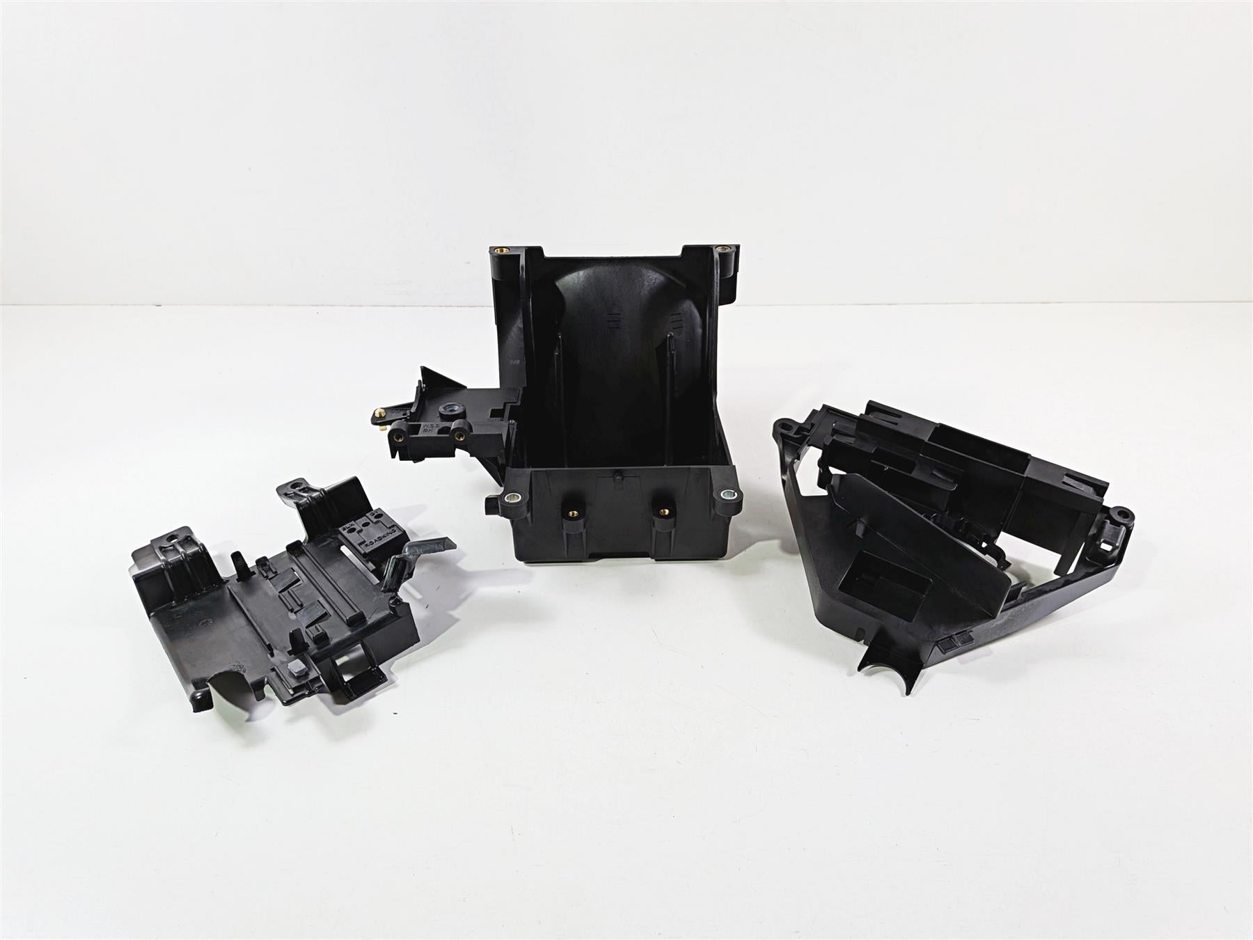 2014 Harley Touring FLHTK Electra Glide Battery & Ecm Holder - Read 66000010A-Mototech271