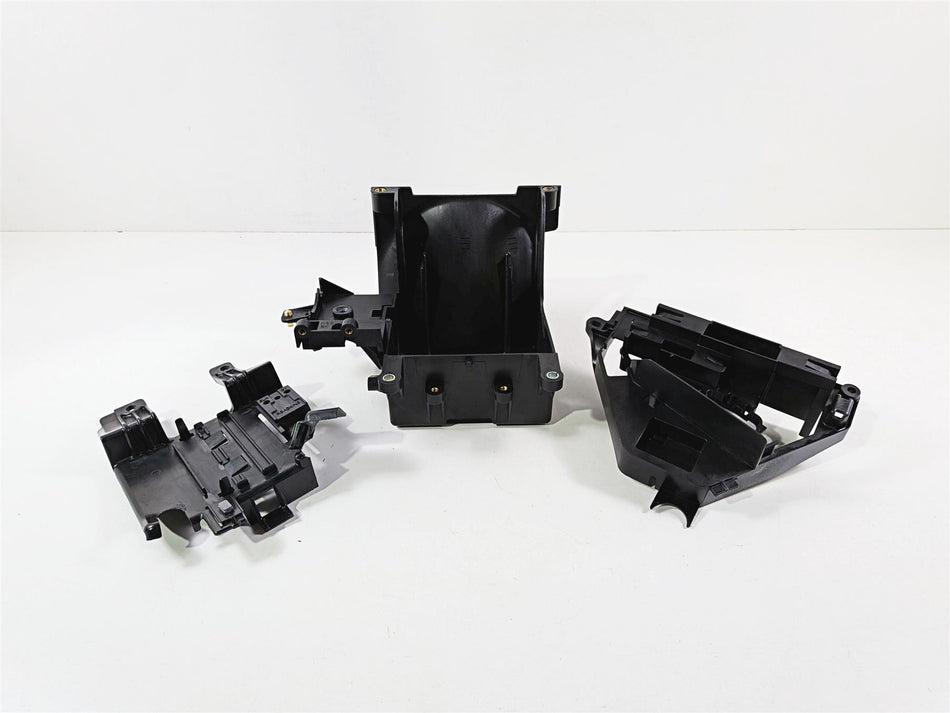 2014 Harley Touring FLHTK Electra Glide Battery & Ecm Holder - Read 66000010A-Mototech271