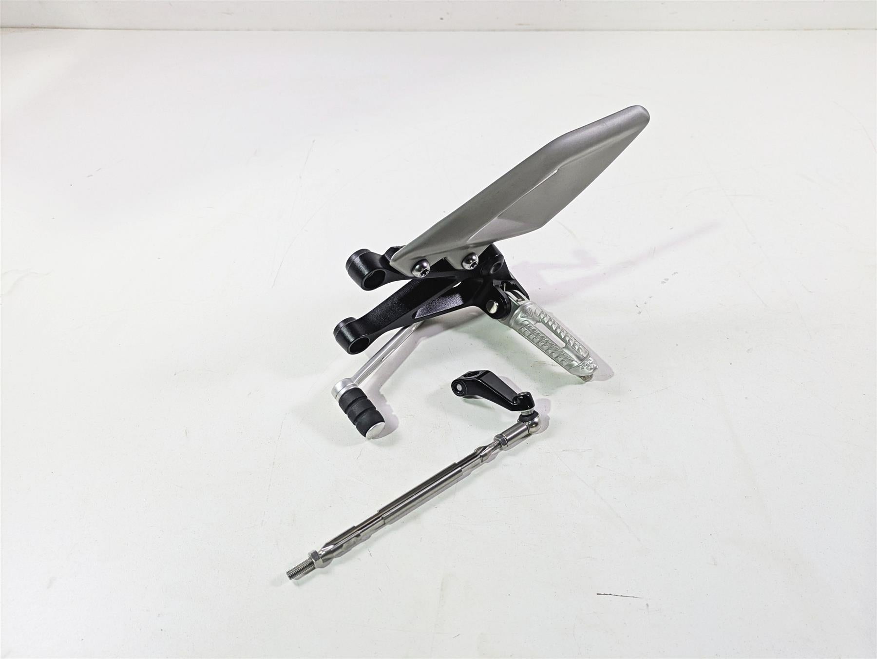 2024 Triumph Street Triple 765 R Left Rider Footpeg + Shifter & Links T2088025 {{ shop.shopifyCountryName }} - Mototech271