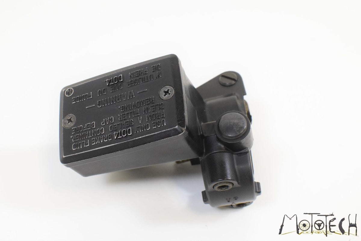 2005 Kawasaki ZZR1200 ZX1200 Ninja Front Brake Master Cylinder 5/8 43015-0011 {{ shop.shopifyCountryName }} - Mototech271