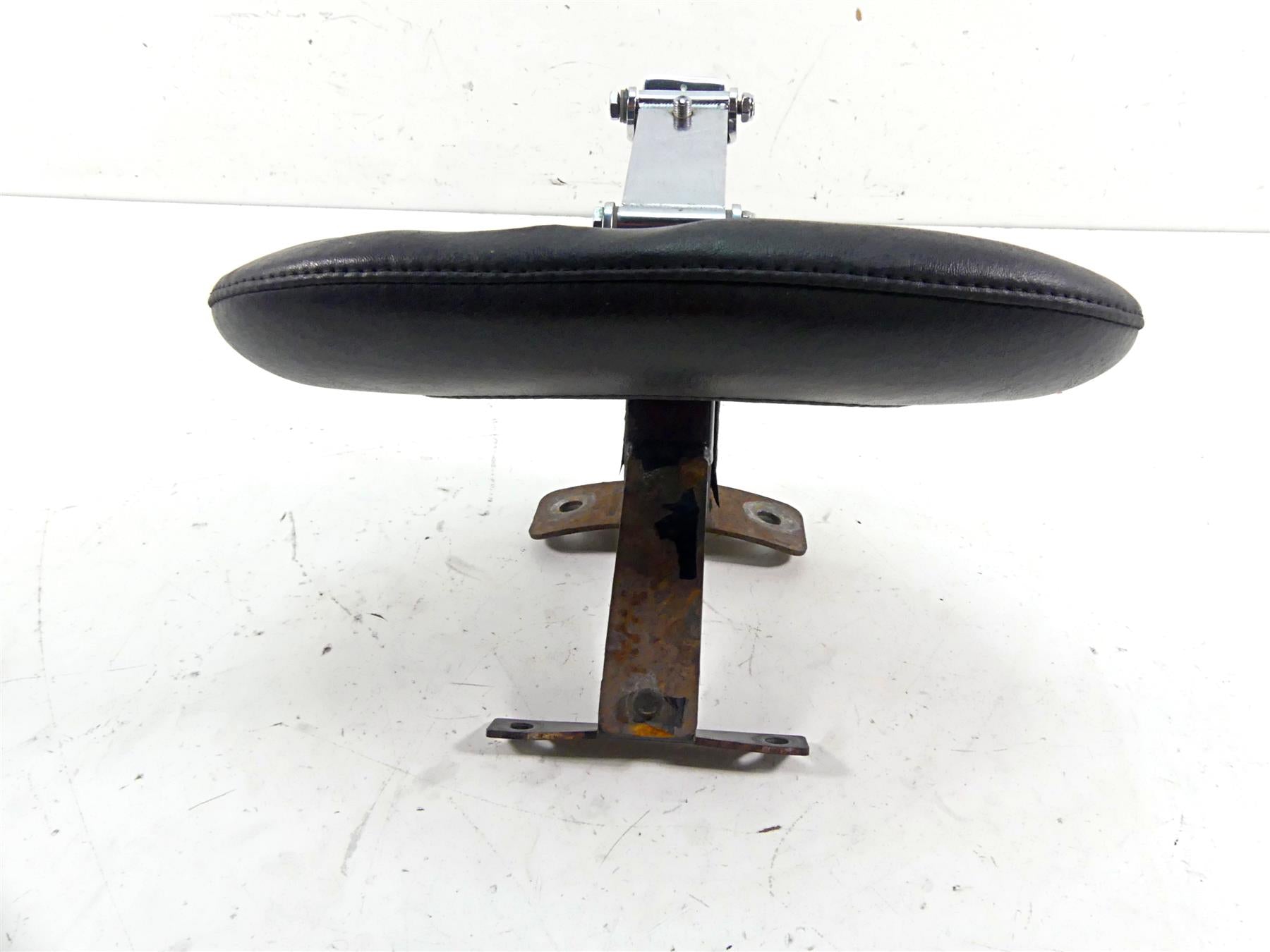 2011 Harley Touring FLTRX Road Glide Mustang Seats Driver Backrest + Bracket {{ shop.shopifyCountryName }} - Mototech271