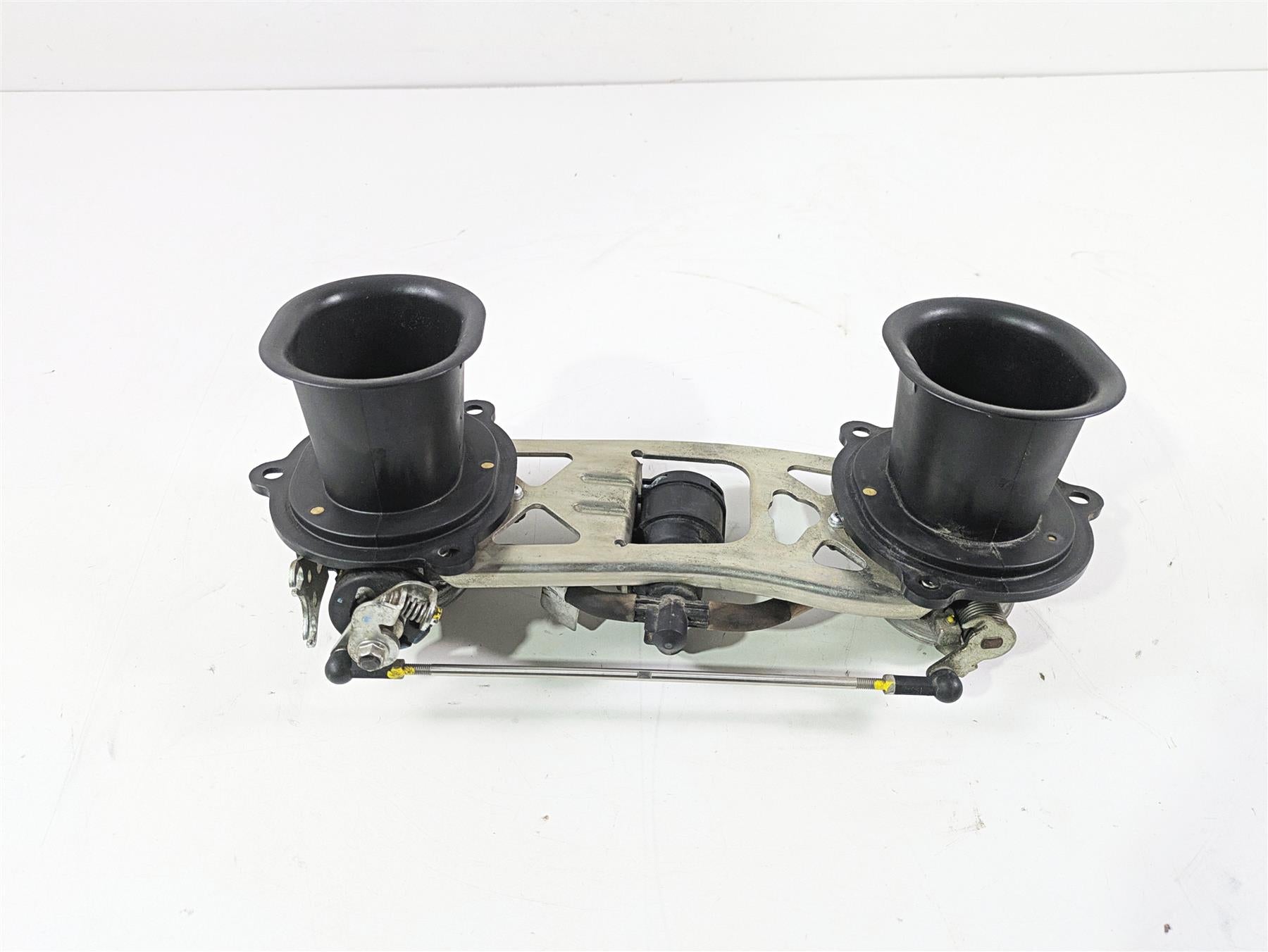 2012 Ducati Streetfighter 848 Throttle Body Fuel Injection TPS Stacks 28240881A