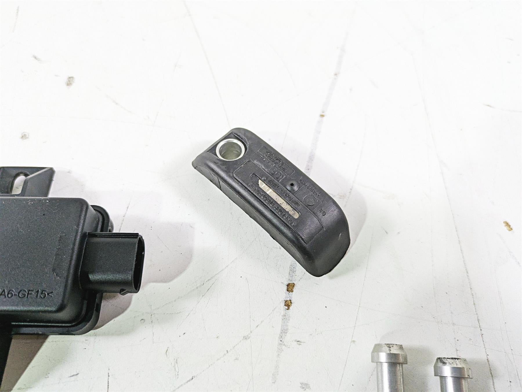 2016 BMW R1200GS GSW K50 Rdc Sensor & Tire Sensors 65758546222 65759832031 {{ shop.shopifyCountryName }} - Mototech271