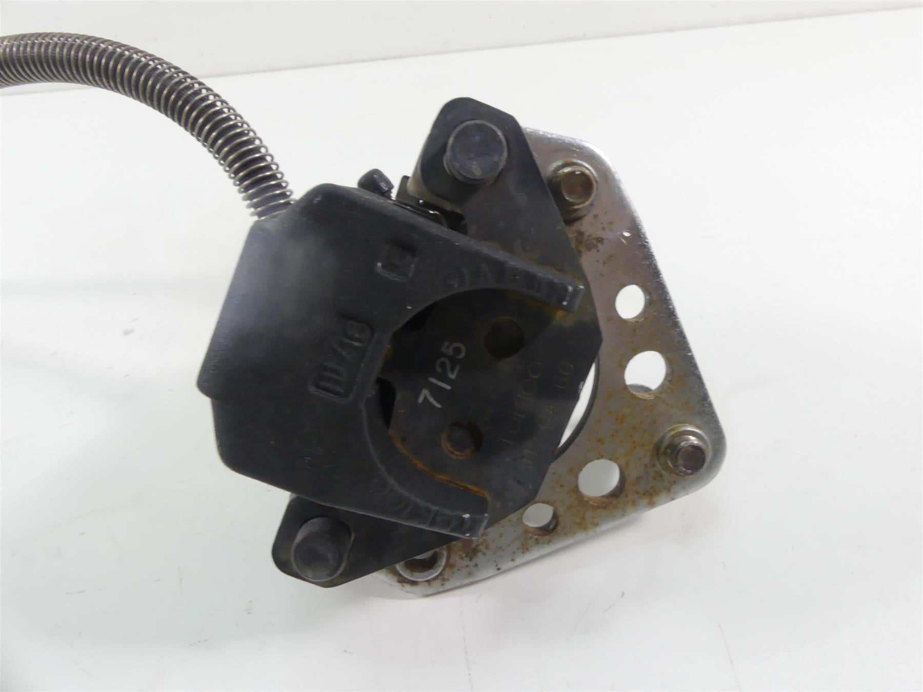 1998 Kawasaki VN800 Vulcan Front Brake Caliper Bracket & Line 43041-1487-GN {{ shop.shopifyCountryName }} - Mototech271
