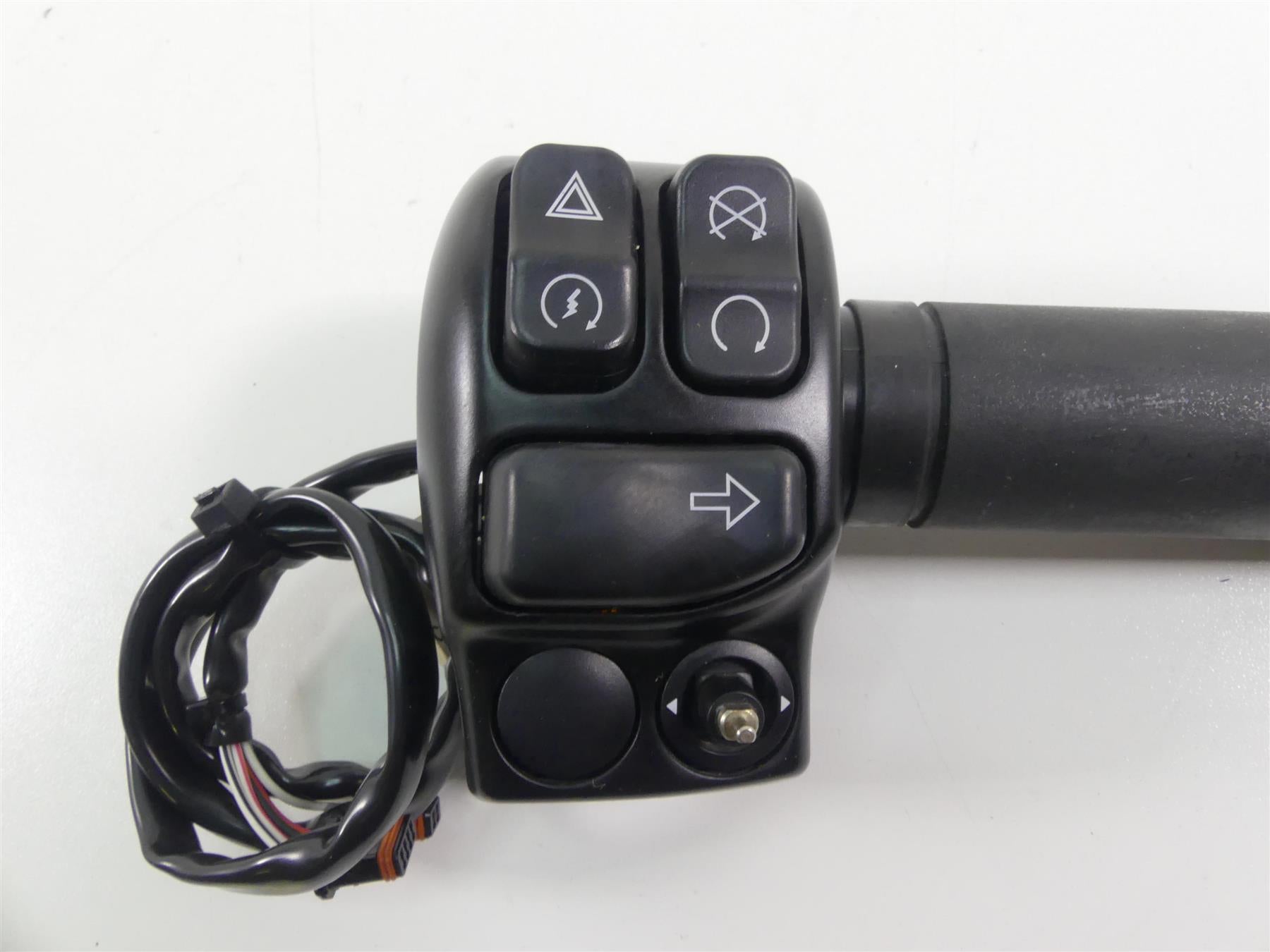 2016 Harley Touring FLHTP Electra Glide Right Hand Control Switch 71500129 {{ shop.shopifyCountryName }} - Mototech271