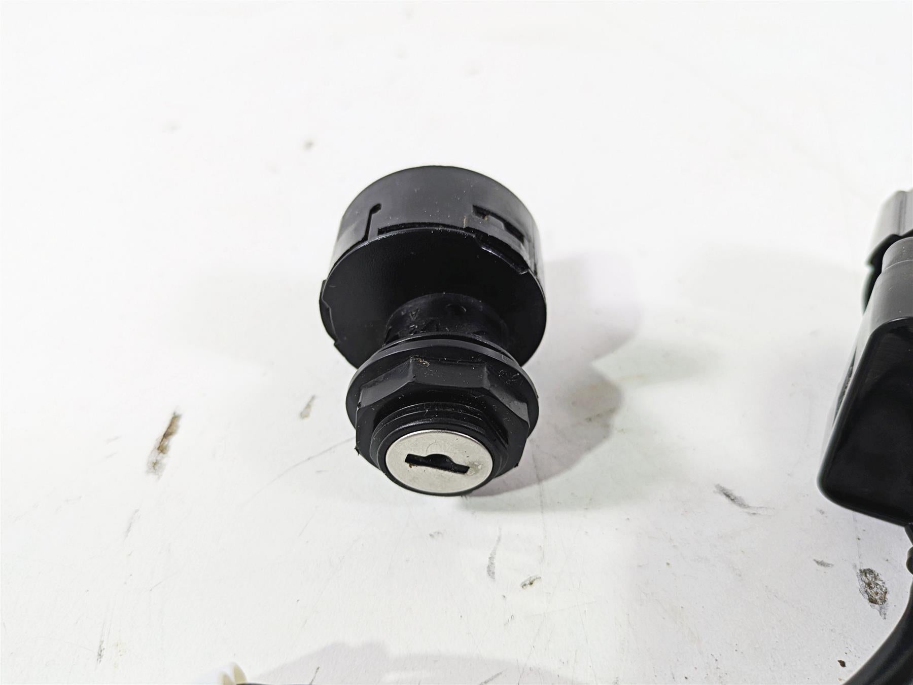 2022 Yamaha YXZ1000 R Ignition Light Awd Switch Set 1XD-H2510-10-00 {{ shop.shopifyCountryName }} - Mototech271