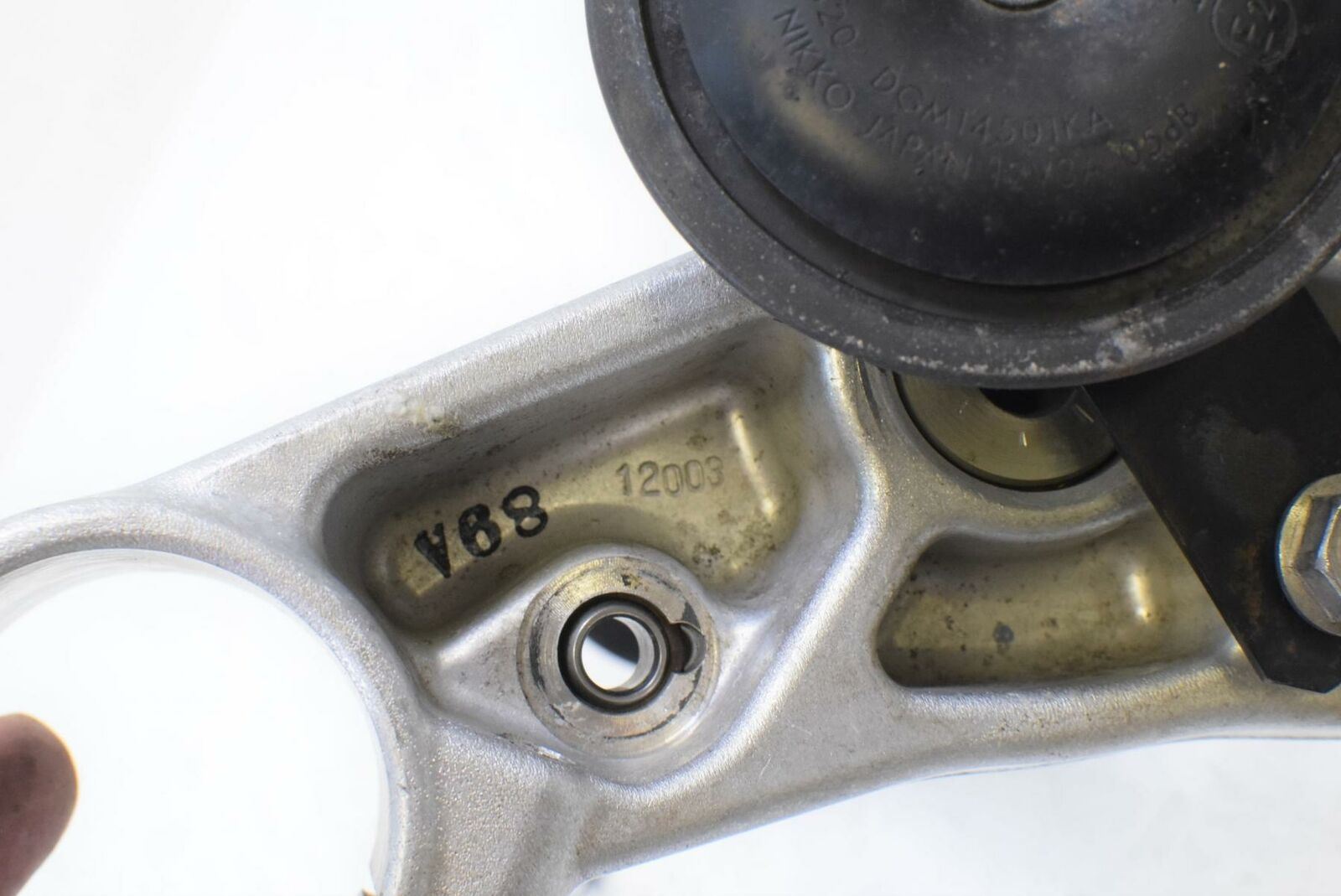 2009 Triumph Daytona 675 Lower Triple Tree Steering Yoke T2044130 {{ shop.shopifyCountryName }} - Mototech271