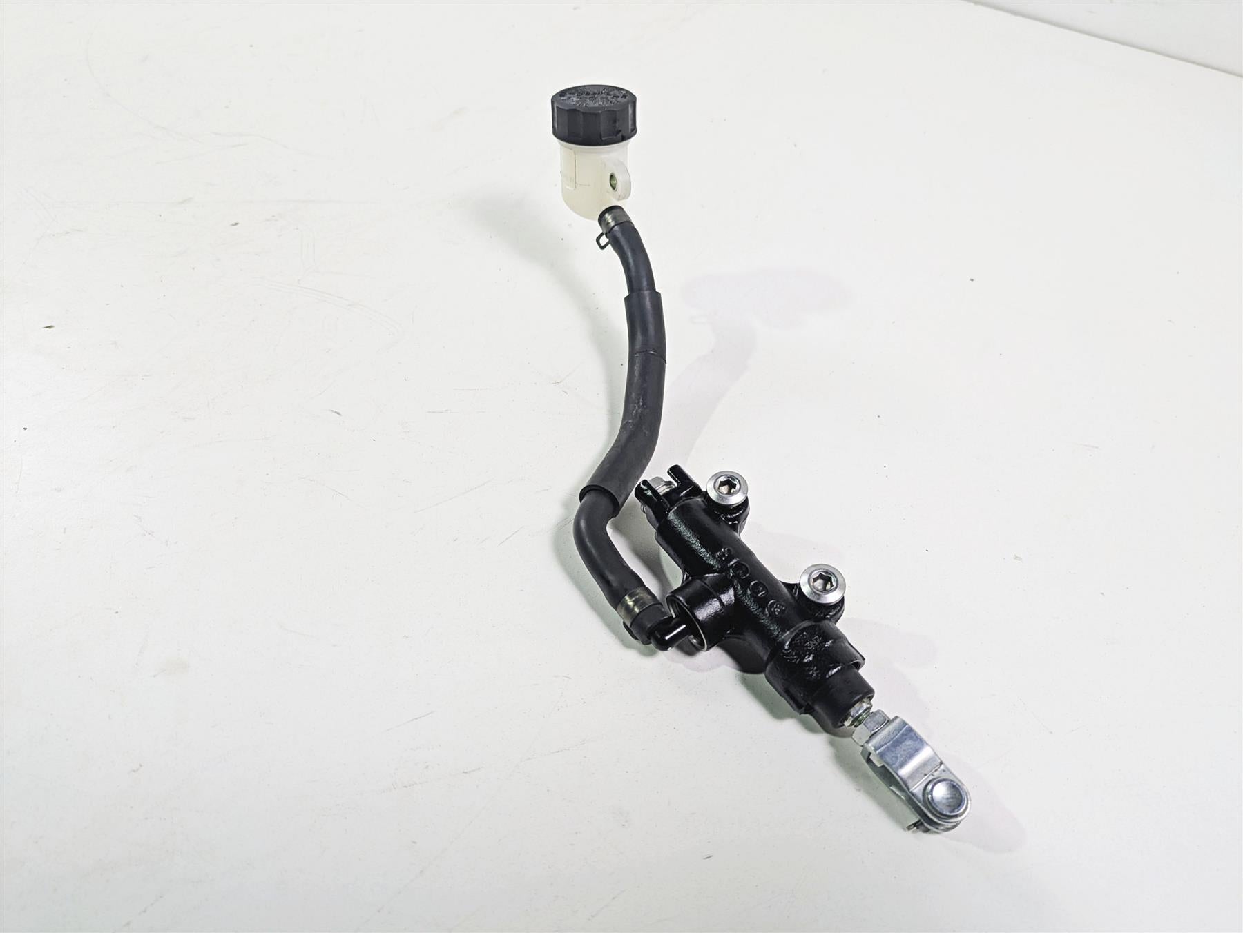 2024 Kawasaki ZX6R ZX636 Ninja Rear Brake Master Cylinder 1/2 43015-0575 {{ shop.shopifyCountryName }} - Mototech271