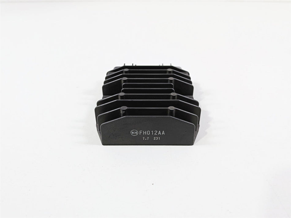 2008 Yamaha YZF R1 RN19 Oem Rectifier Voltage Regulator 1D7-81960-00-00 FH012AA {{ shop.shopifyCountryName }} - Mototech271