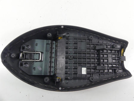 2017 Triumph Thruxton 1200 R Nice Front Rider Driver Seat Saddle T2307854 {{ shop.shopifyCountryName }} - Mototech271