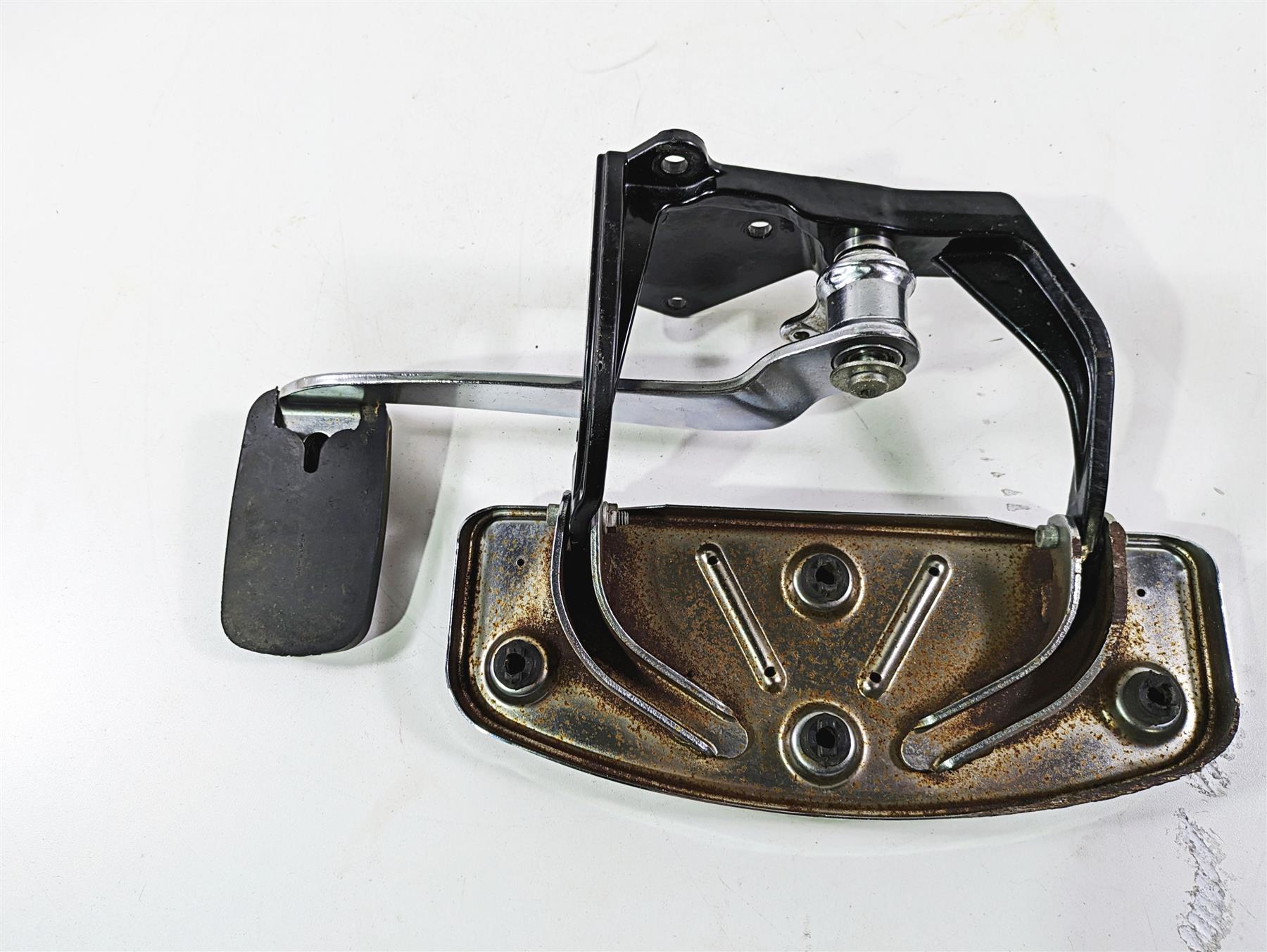 2008 Harley FLSTC Softail Heritage Right Front Floor Board + Brake Set 50600026 {{ shop.shopifyCountryName }} - Mototech271