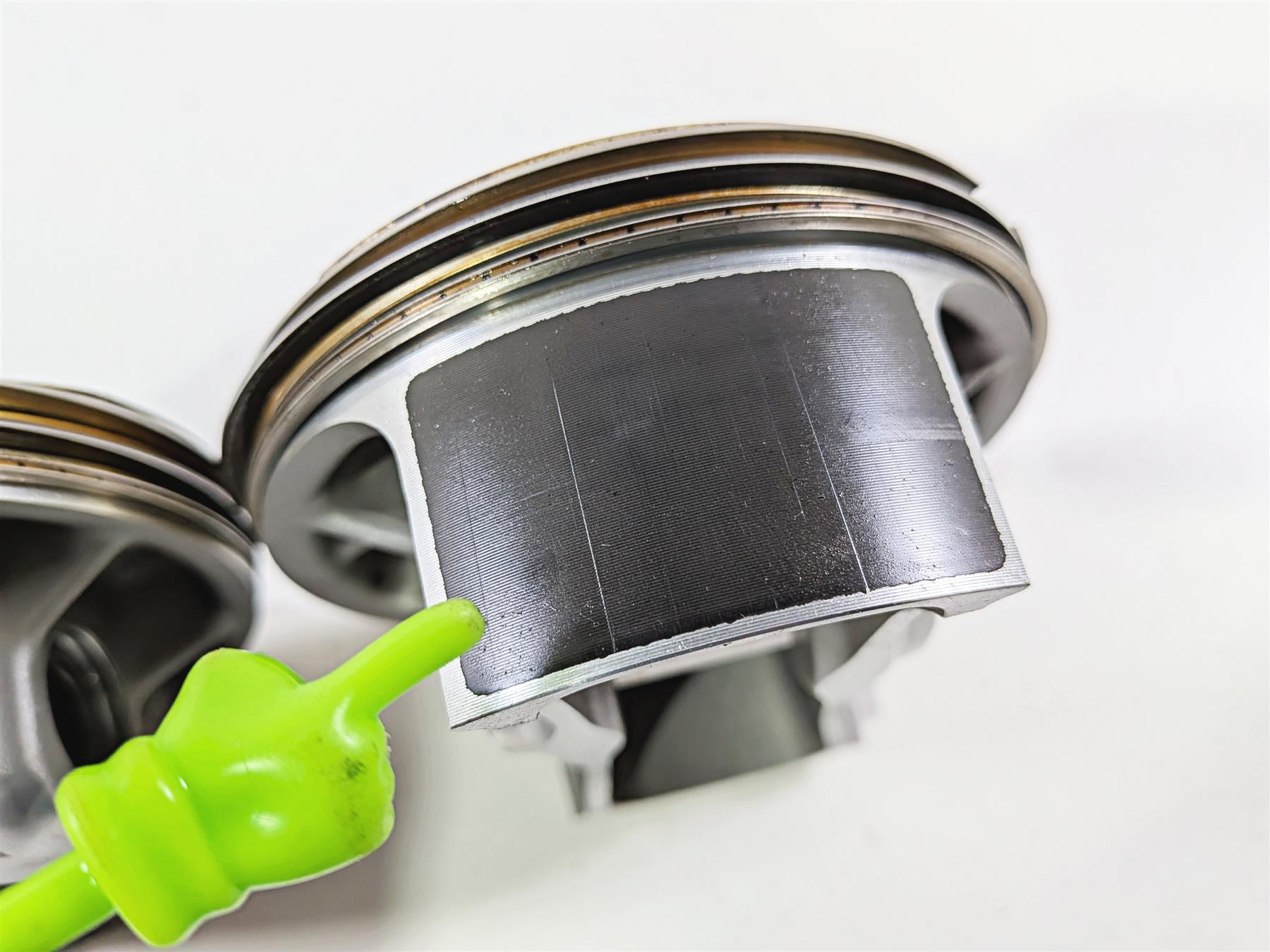 2019 BMW R1250GS K50 Left & Right Piston Set 7K Only 11258565633 {{ shop.shopifyCountryName }} - Mototech271