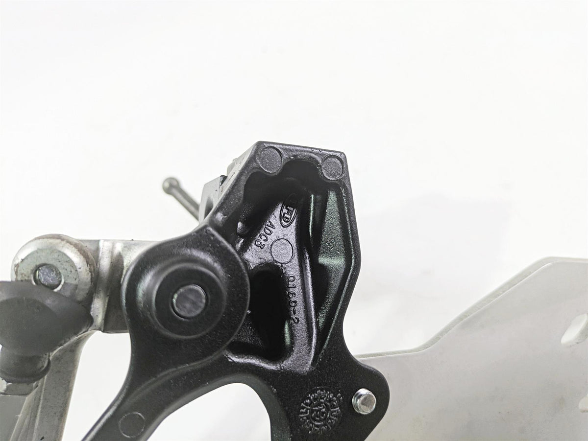 2020 Kawasaki ZX6R ZX636 Ninja Left Footpeg Foot Peg Shifter Set 35063-0160-18R {{ shop.shopifyCountryName }} - Mototech271