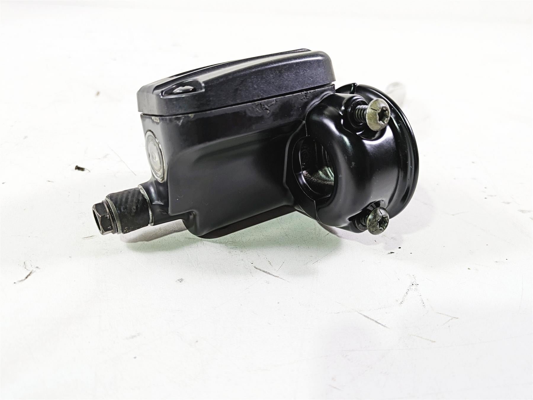 2013 Harley VRSCDX Night Rod Sp Front Brake Master Cylinder 11/16" 44551-08F {{ shop.shopifyCountryName }} - Mototech271