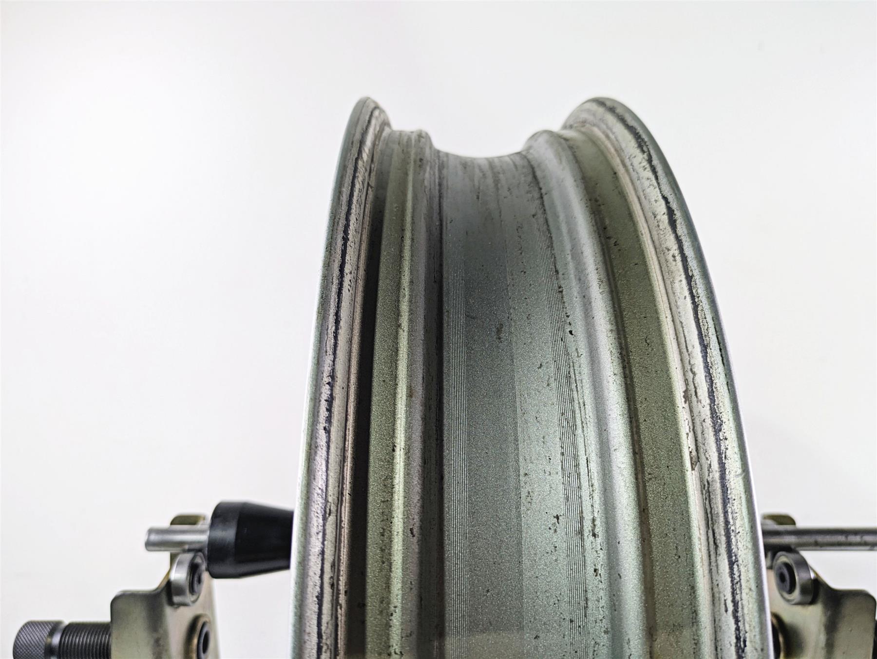 2016 BMW R1200RT K52 Straight 17x3.5 Front Wheel Rim - Read 36318538086 {{ shop.shopifyCountryName }} - Mototech271