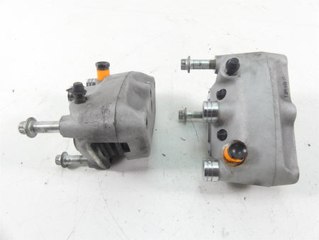 2005 Harley Touring CVO FLHTCSE Electra Glide Front Brake Caliper Set 44382-99C {{ shop.shopifyCountryName }} - Mototech271