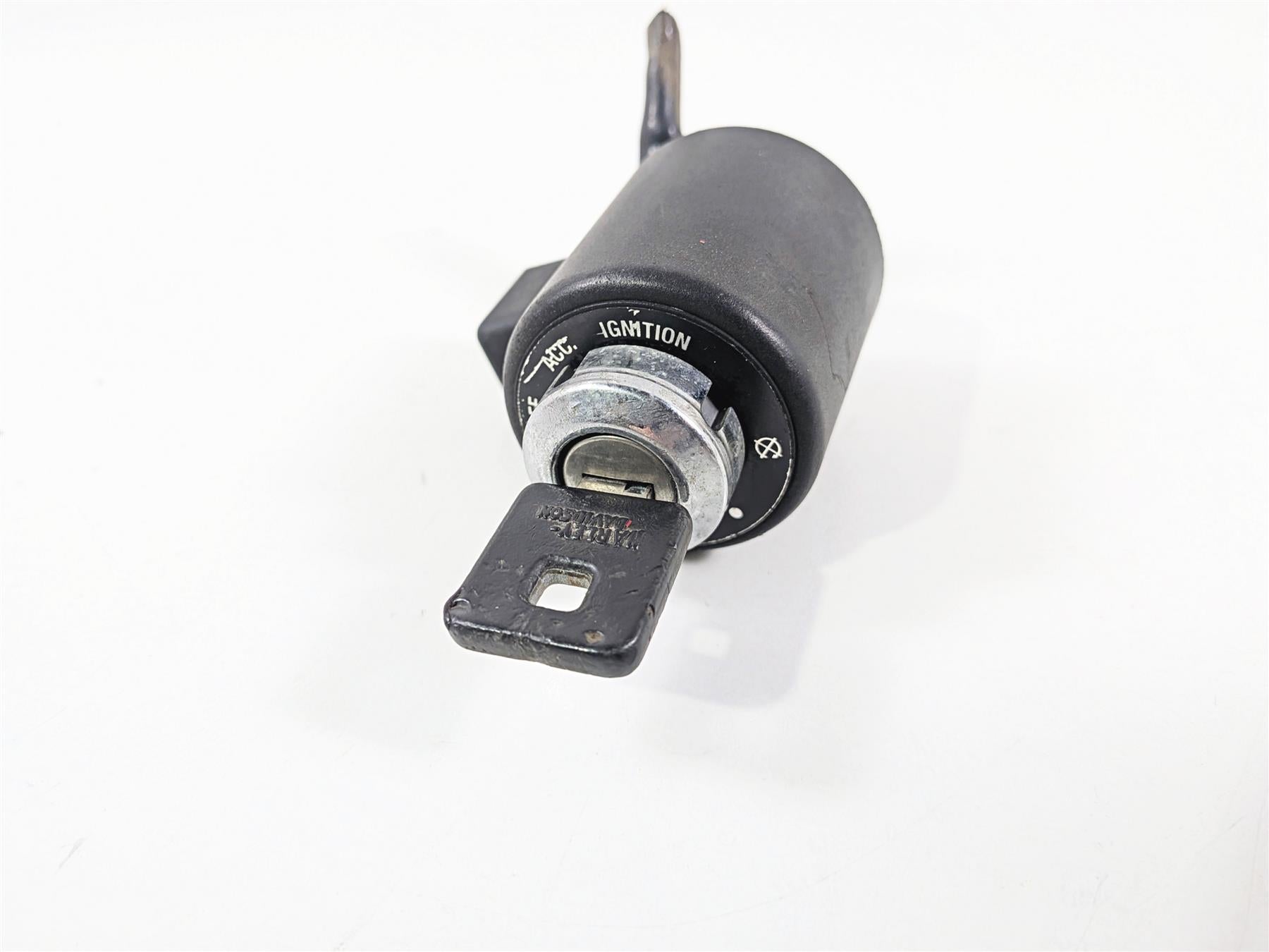 2006 Harley Sportster XL1200 C Ignition Switch + Key Set 71441-94 {{ shop.shopifyCountryName }} - Mototech271