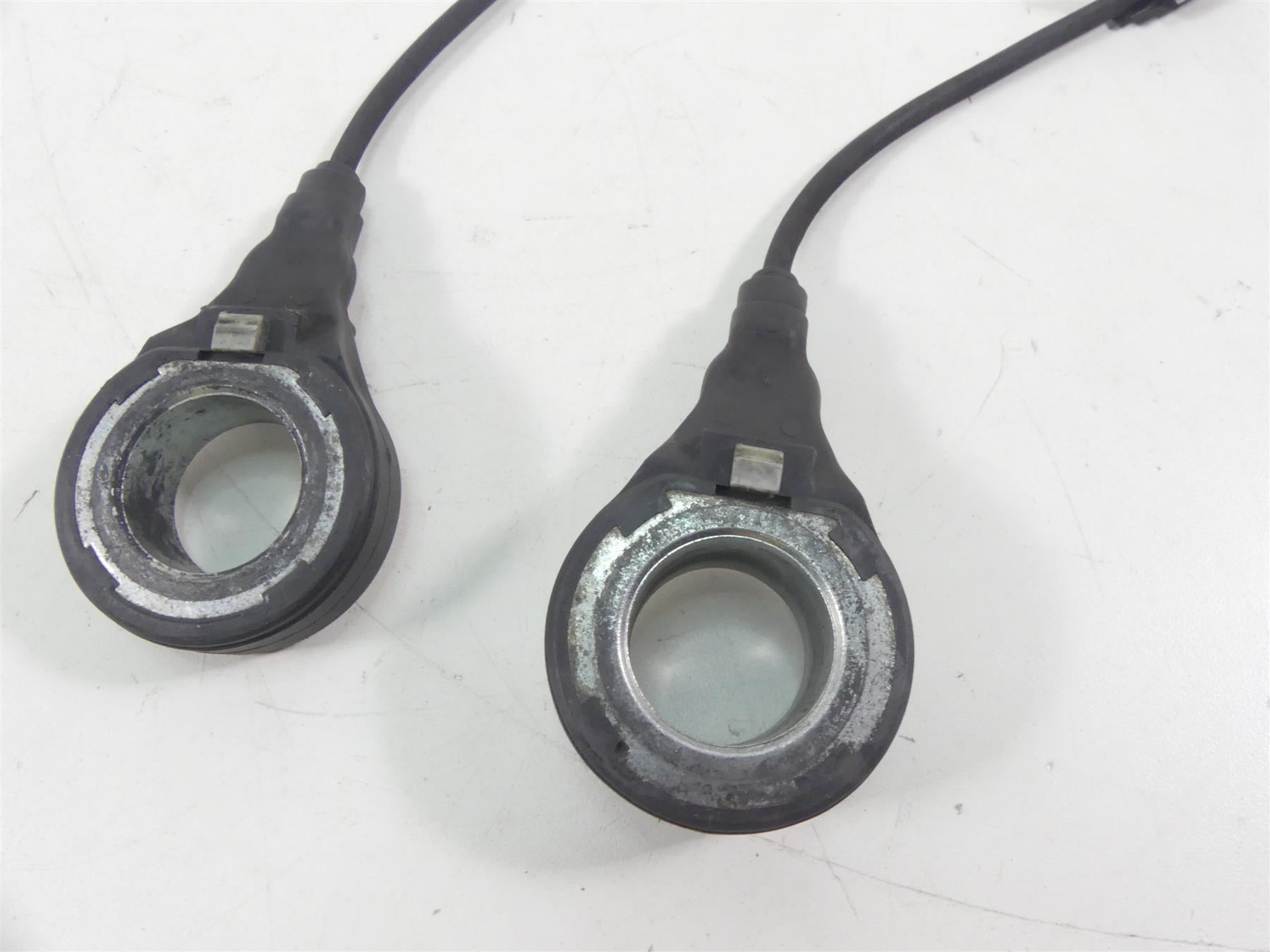 2014 Harley Touring FLHXS Street Glide Sp Abs Wheel Speed Sensor Set 32700015 {{ shop.shopifyCountryName }} - Mototech271