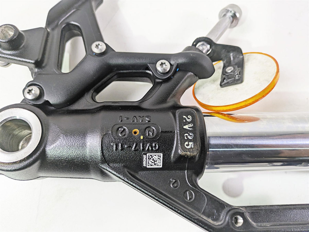 2024 Triumph Street Triple 765 R Straight Front Fork Leg Set T2043317 T2043316 {{ shop.shopifyCountryName }} - Mototech271