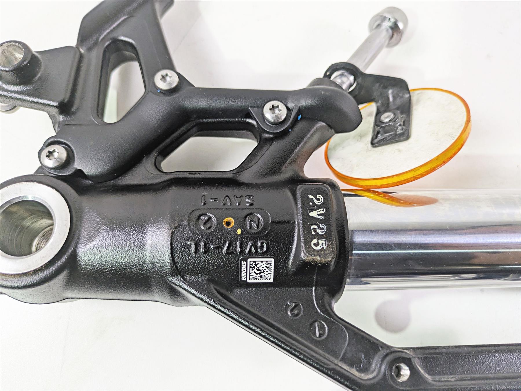 2024 Triumph Street Triple 765 R Straight Front Fork Leg Set T2043317 T2043316 {{ shop.shopifyCountryName }} - Mototech271
