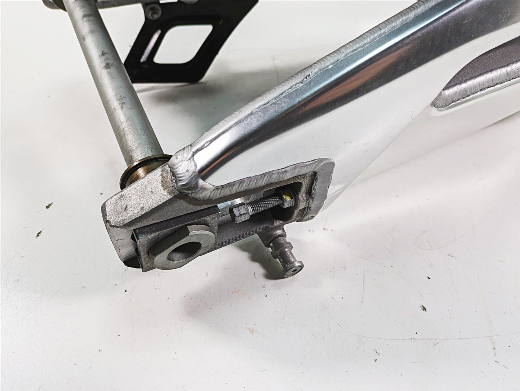 2020 Aprilia Tuono V4 Factory Rear Swingarm & Axle 2B0012893 {{ shop.shopifyCountryName }} - Mototech271