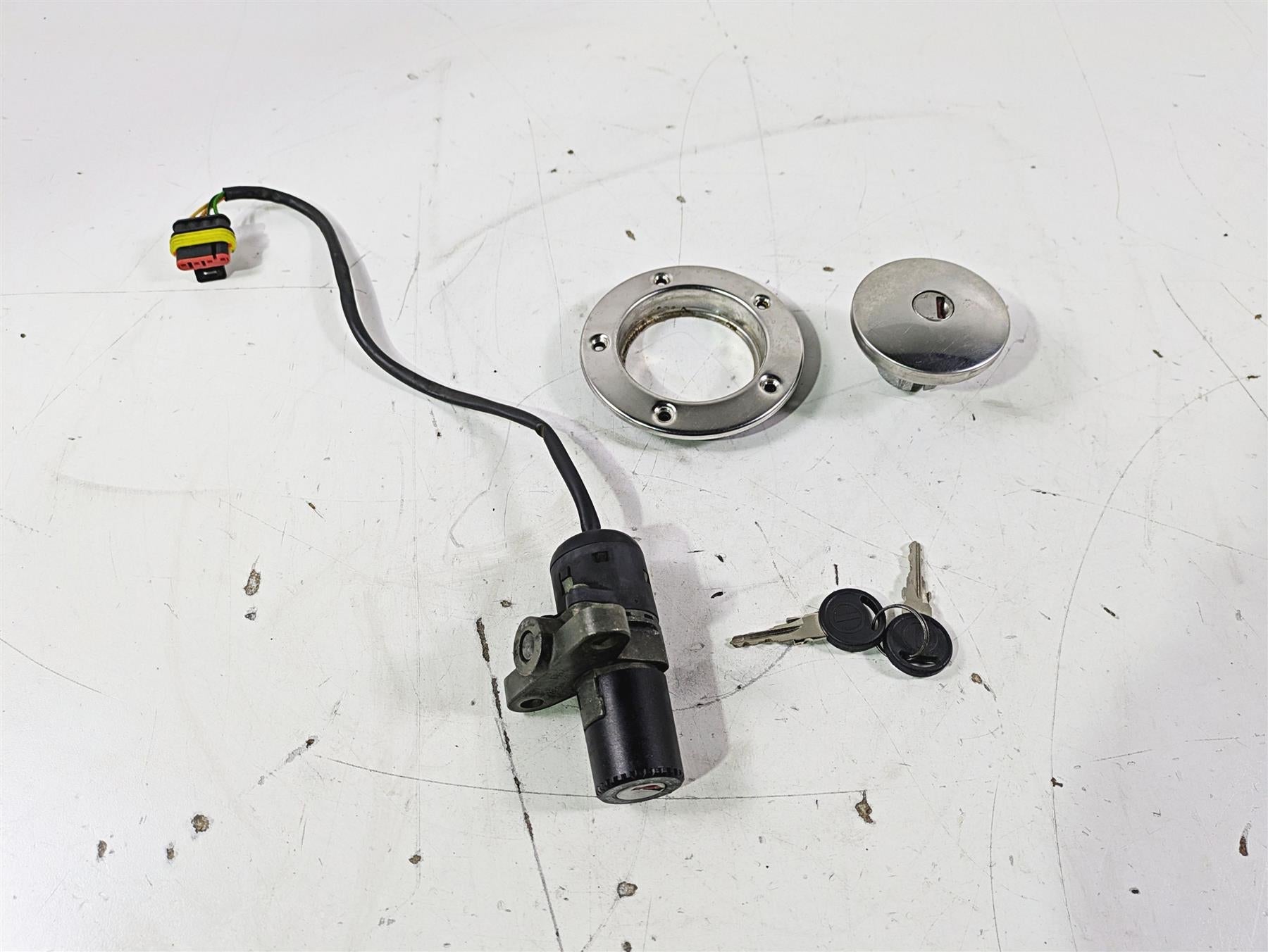 1998 Moto Guzzi California 1100 EV Ignition Switch Key Lock Cap Set GU03736801 {{ shop.shopifyCountryName }} - Mototech271