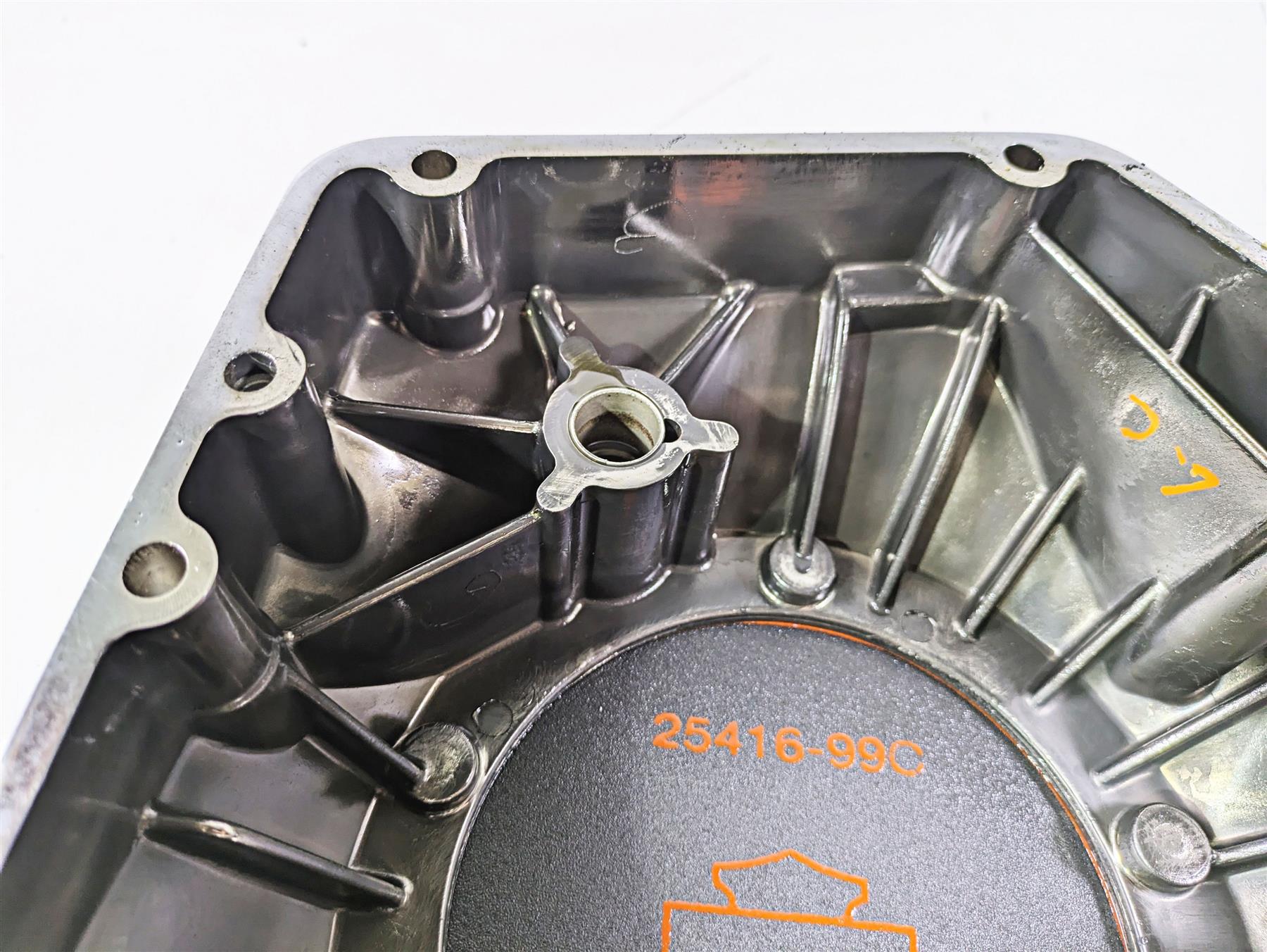 2002 Harley Dyna FXDL Low Rider Outer Primary Drive Clutch Cover 60506-99 {{ shop.shopifyCountryName }} - Mototech271