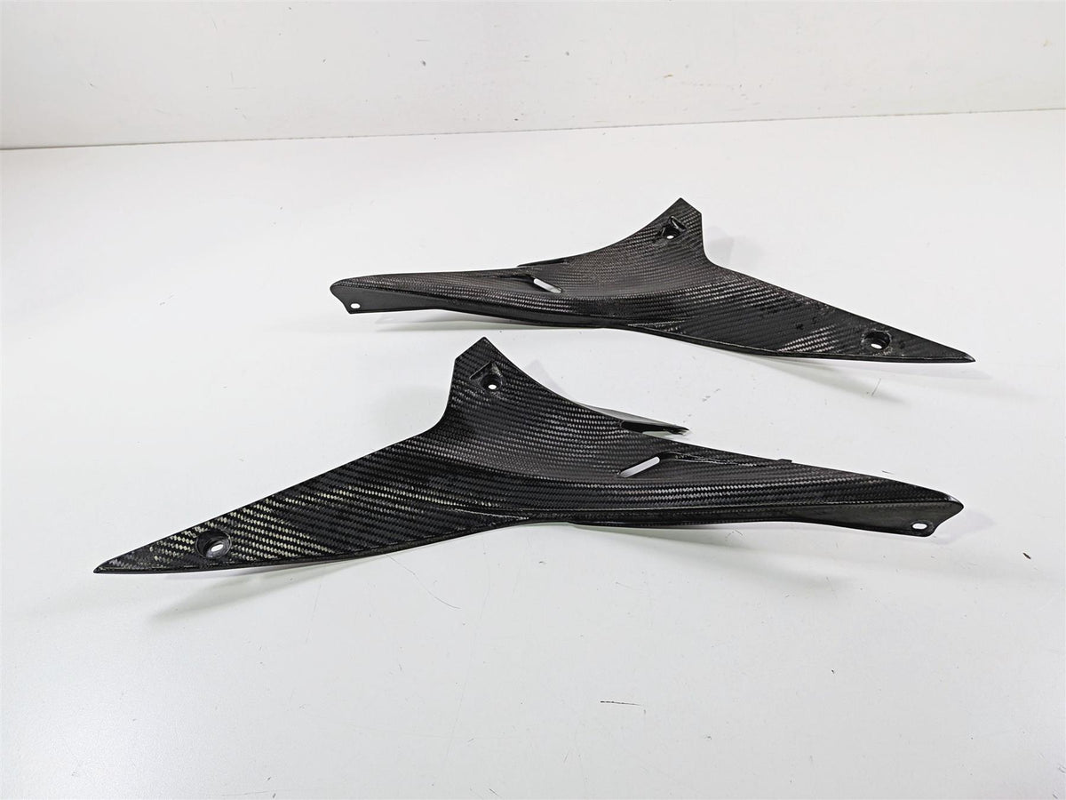 2018 Aprilia RSV4 RR Carbon Fiber Tank Triangle Fairing Covers Set 2B005961 {{ shop.shopifyCountryName }} - Mototech271