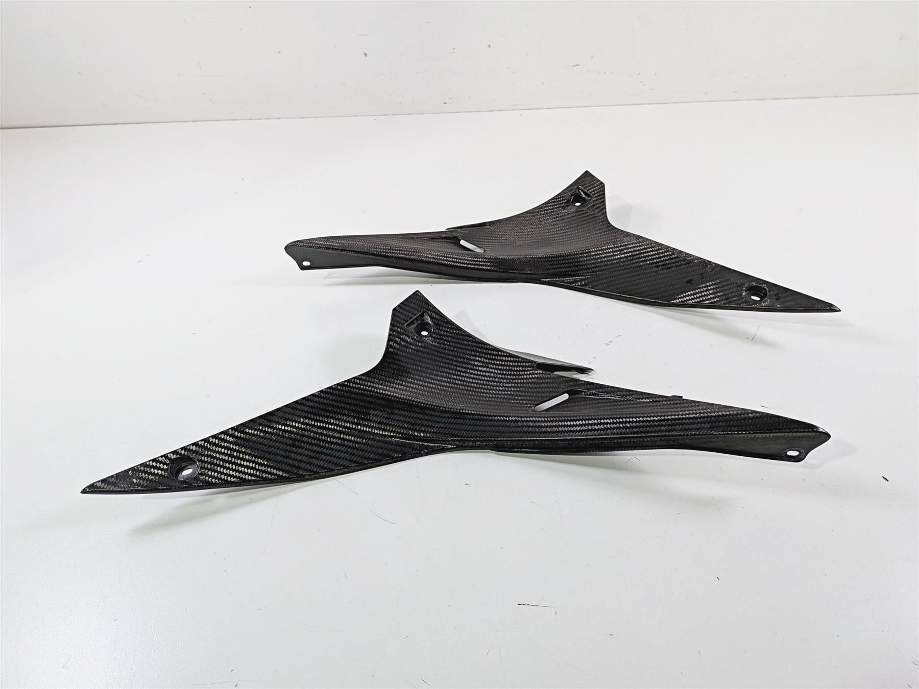 2018 Aprilia RSV4 RR Carbon Fiber Tank Triangle Fairing Covers Set 2B005961 {{ shop.shopifyCountryName }} - Mototech271