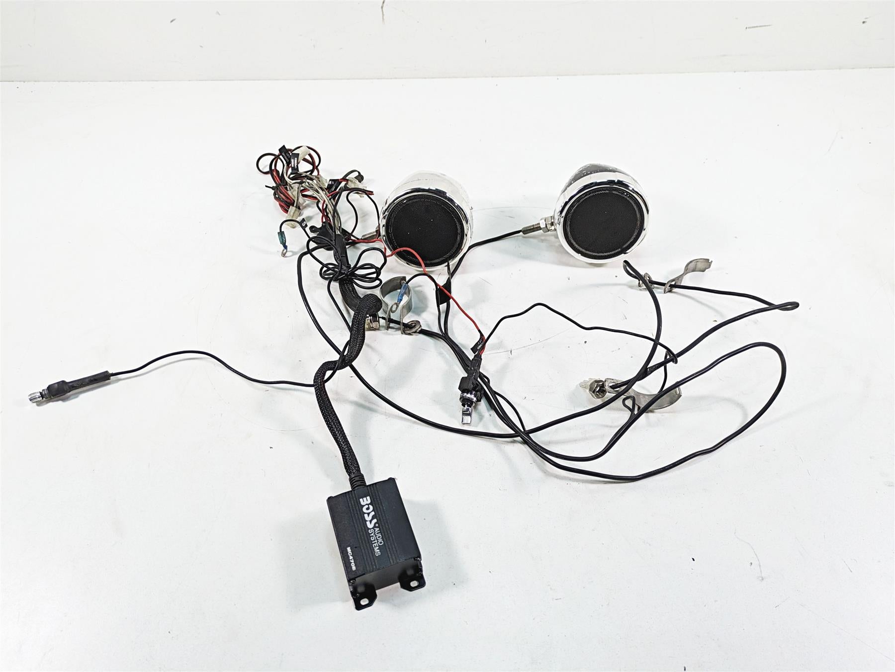 2012 Harley FLD Dyna Switchback Boss Audio Systems Bluetooth Speaker Set MC470B {{ shop.shopifyCountryName }} - Mototech271