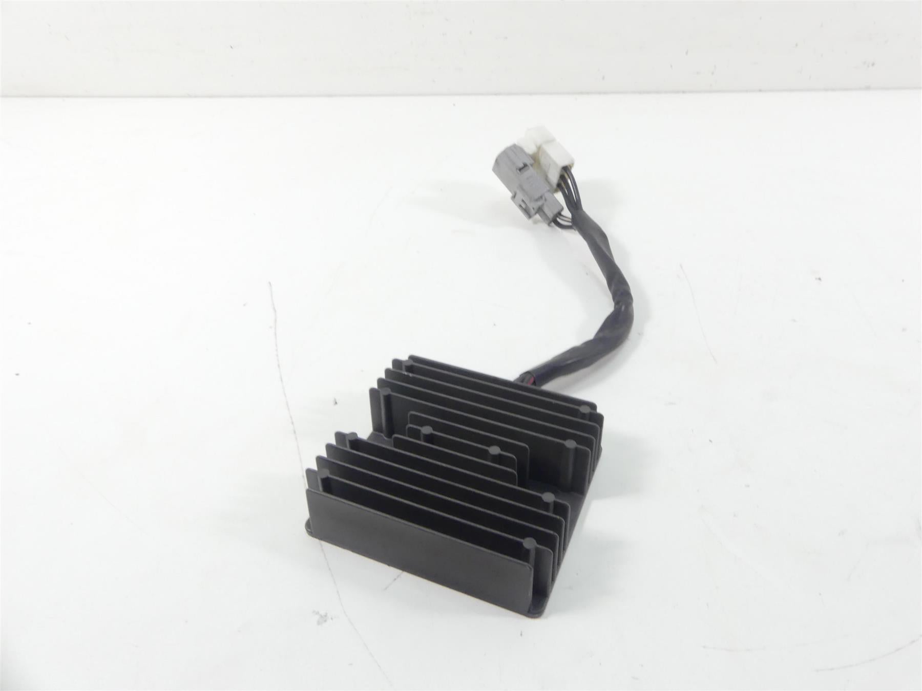 2020 Suzuki GSX1300 R Hayabusa Rectifier Voltage Regulator 32800-10G40 SH820AE {{ shop.shopifyCountryName }} - Mototech271