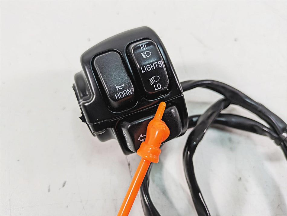 2000 Harley FXSTS Softail Springer Left Hand Control Switch 71682-06A 71685-06A {{ shop.shopifyCountryName }} - Mototech271