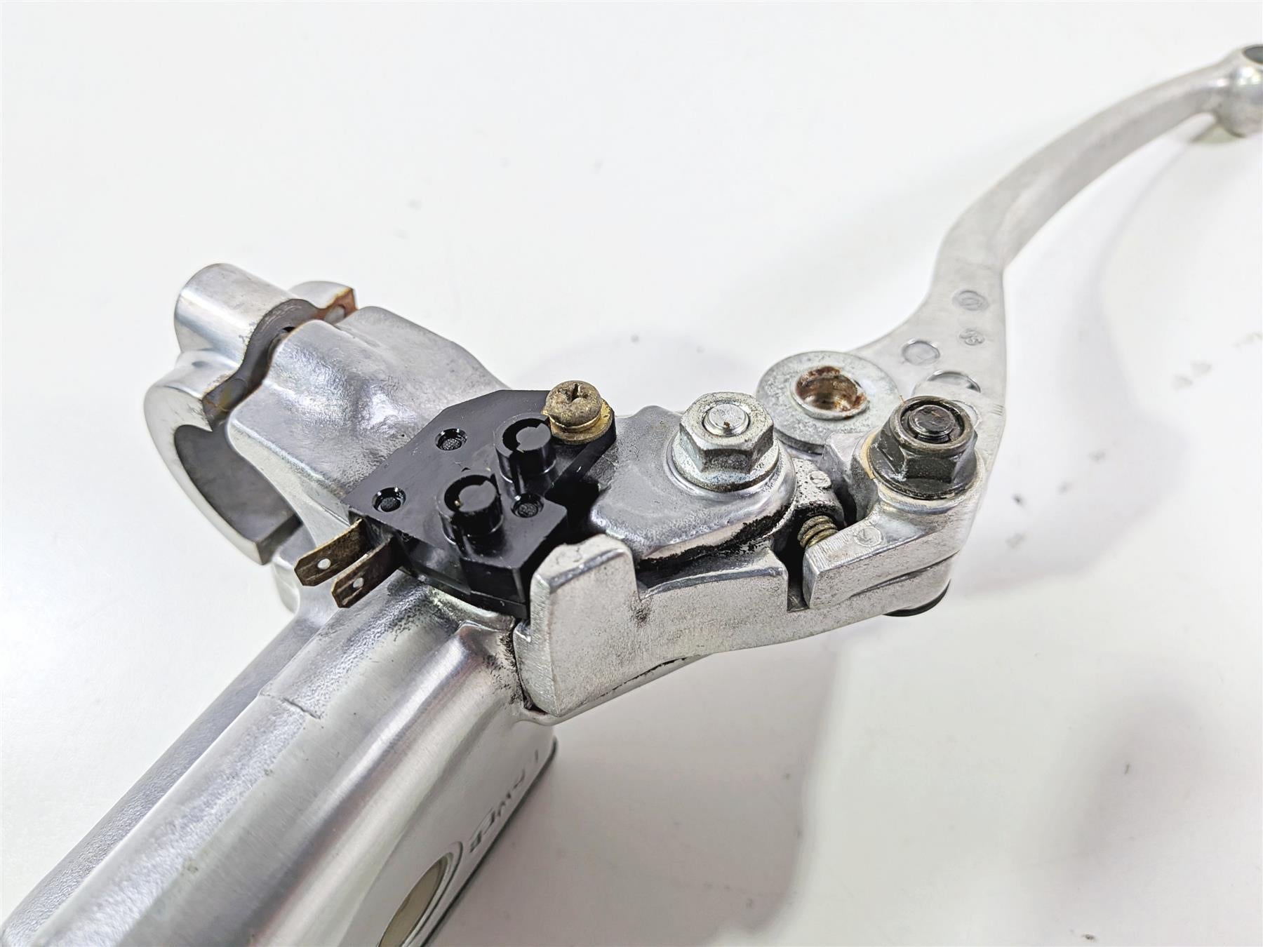 2006 Suzuki C90 VL1500T Boulevard Front Brake Master Cylinder 5/8 59600-10F40 {{ shop.shopifyCountryName }} - Mototech271