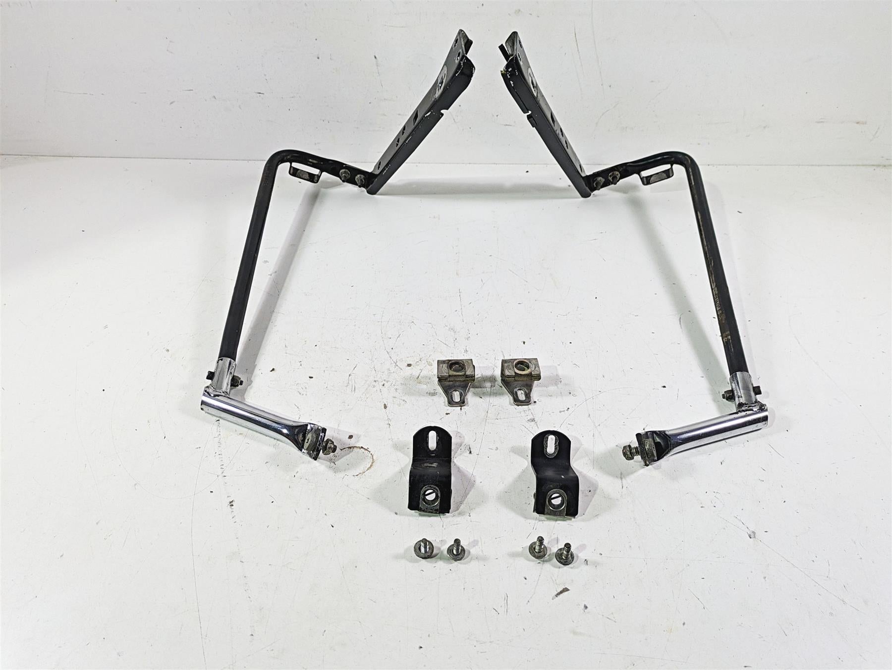 2003 Harley Touring FLHTCUI 100TH E-Glide Saddlebag Guard Set - Read 49172-97 {{ shop.shopifyCountryName }} - Mototech271