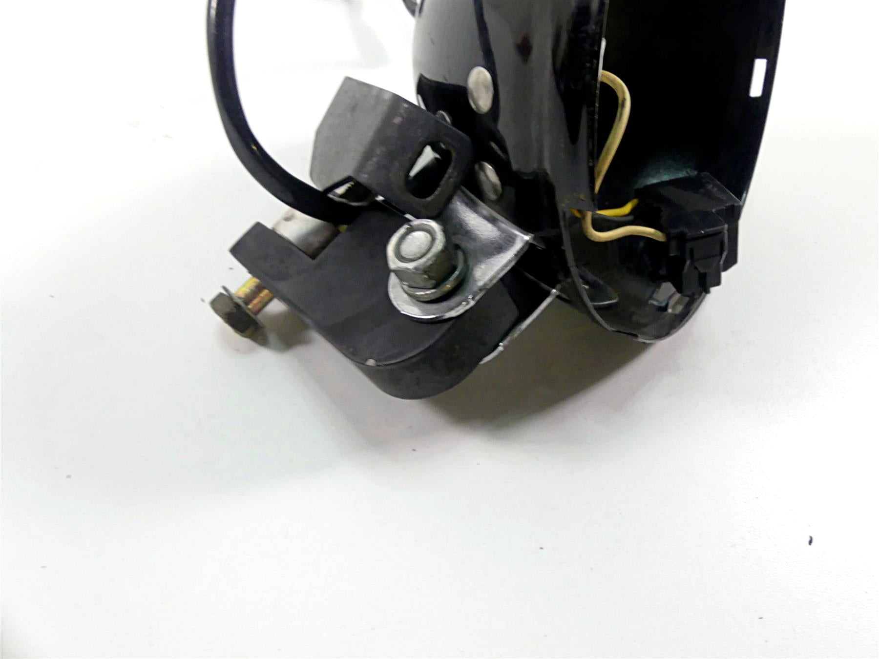 2017 Harley Dyna FXDB Street Bob Headlight Bucket & Extension Bracket 68297-05A {{ shop.shopifyCountryName }} - Mototech271