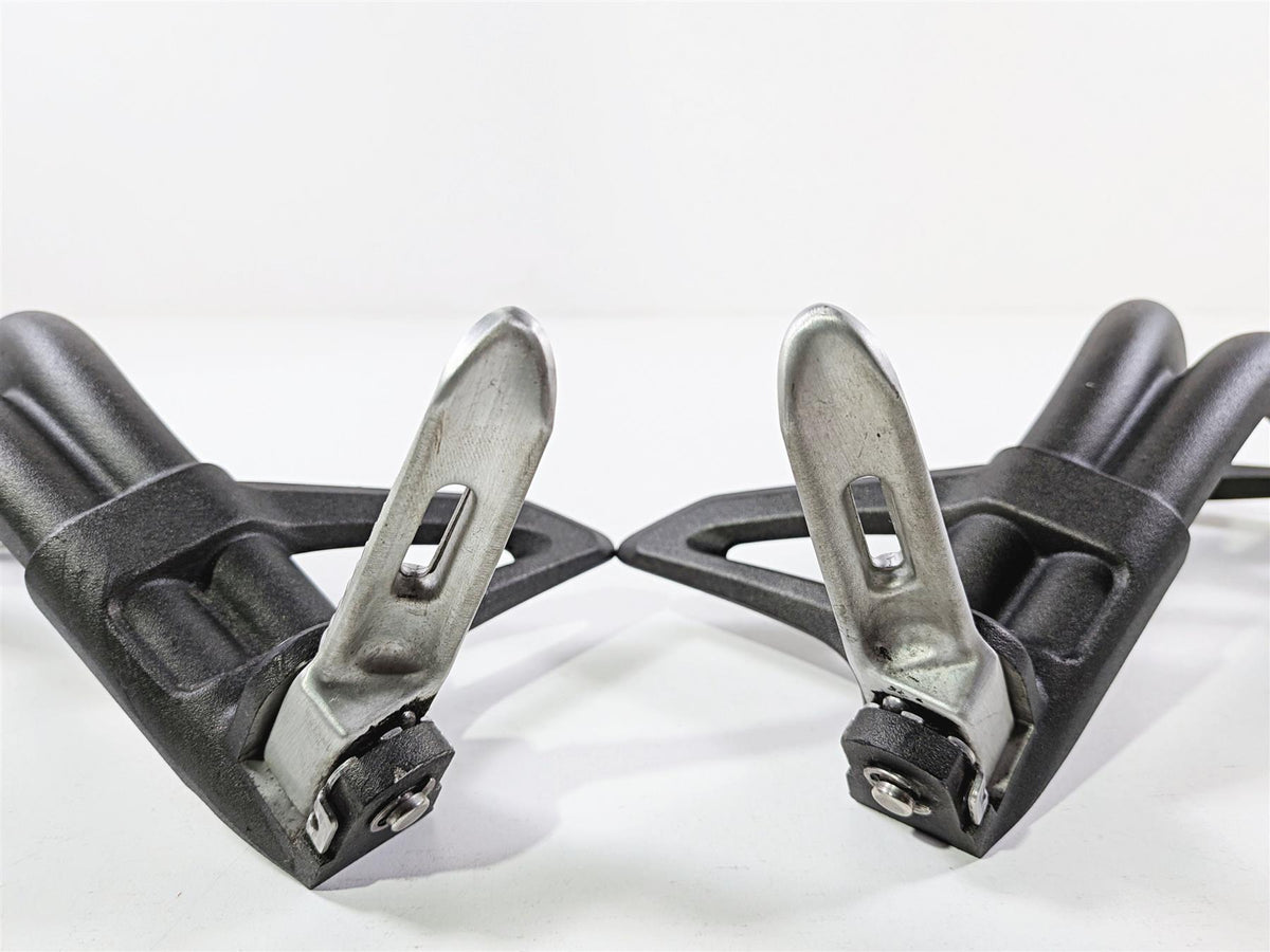 2019 Triumph Speed Triple RS 1050 Rear Passenger Footpeg Set T2081783 T2081784 {{ shop.shopifyCountryName }} - Mototech271