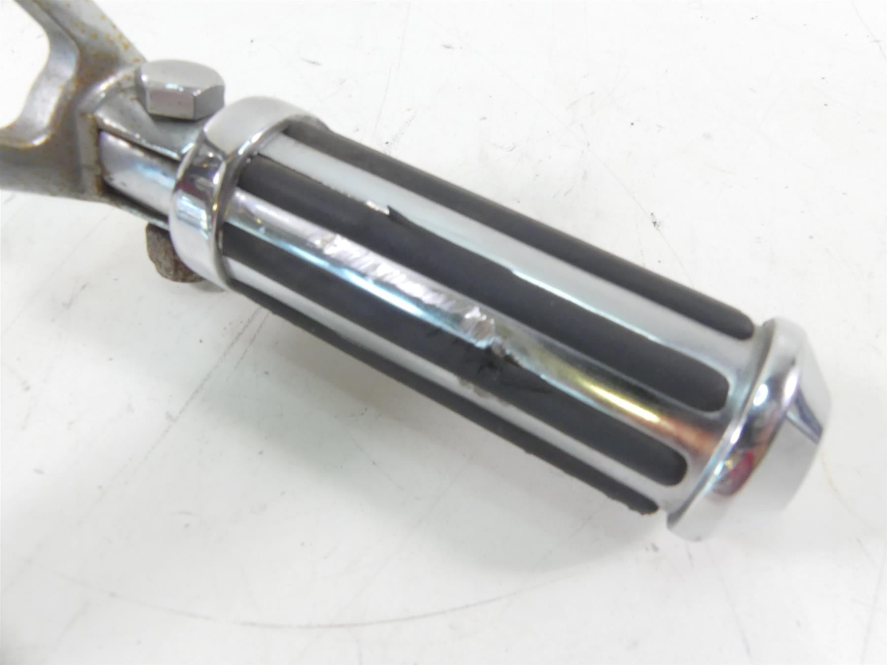 1997 Harley Dyna FXDS Super Glide Conv Passenger Footpeg Set 52740-94A {{ shop.shopifyCountryName }} - Mototech271