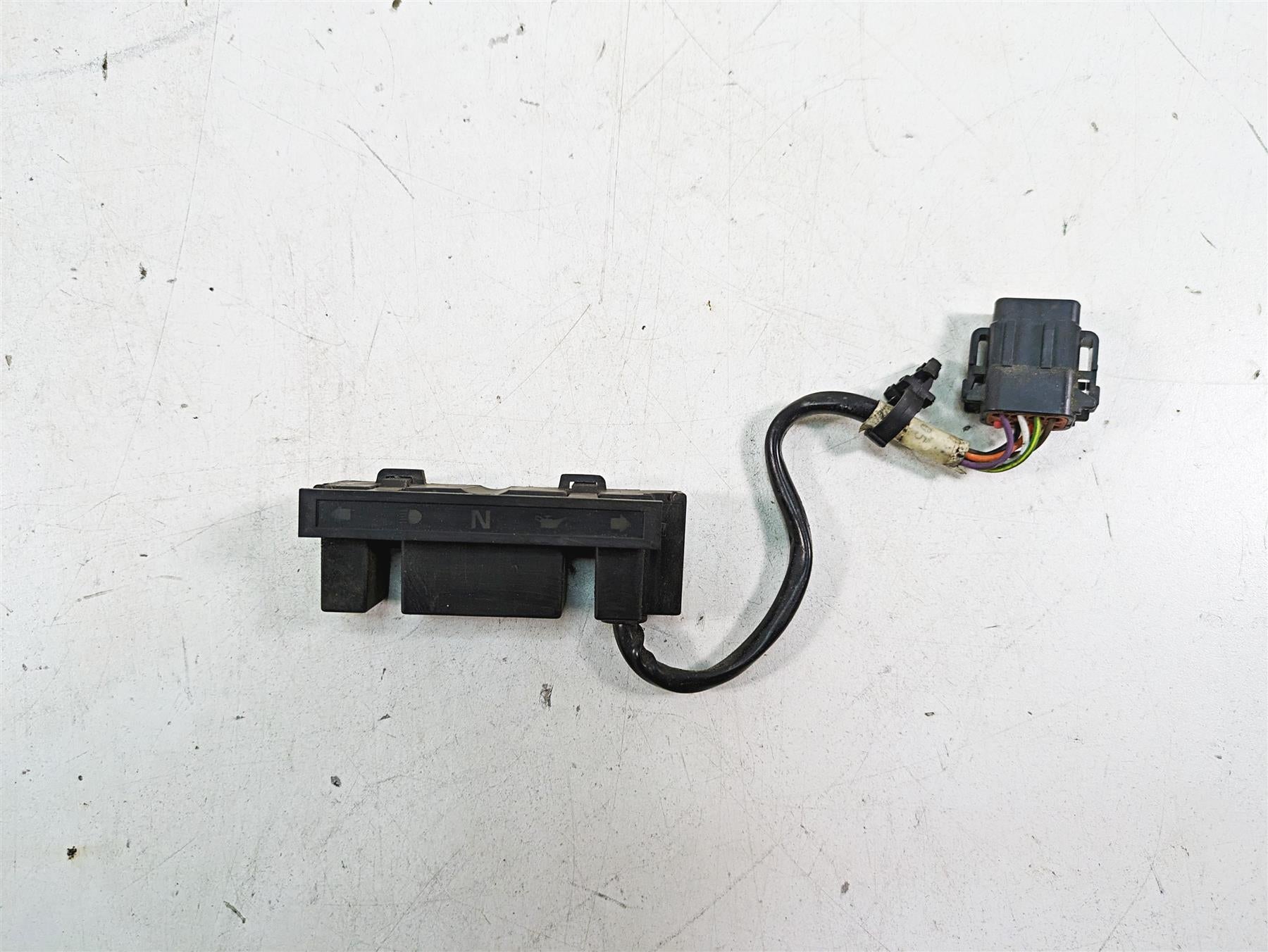 2006 Harley FLSTI Softail Heritage Instrument Indicator Lights Cluster 68113-99C {{ shop.shopifyCountryName }} - Mototech271