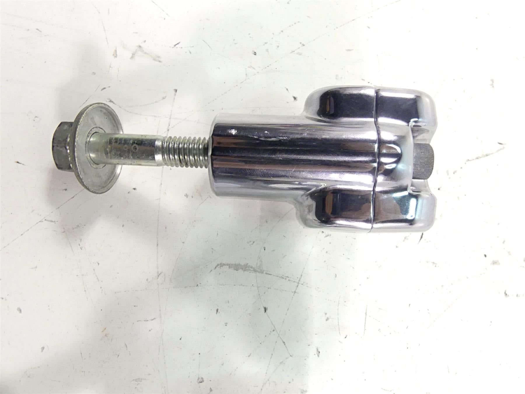 2013 Harley Softail FLSTFB Fat Boy Lo Handlebar Clamp Riser Holder 56887-07 {{ shop.shopifyCountryName }} - Mototech271