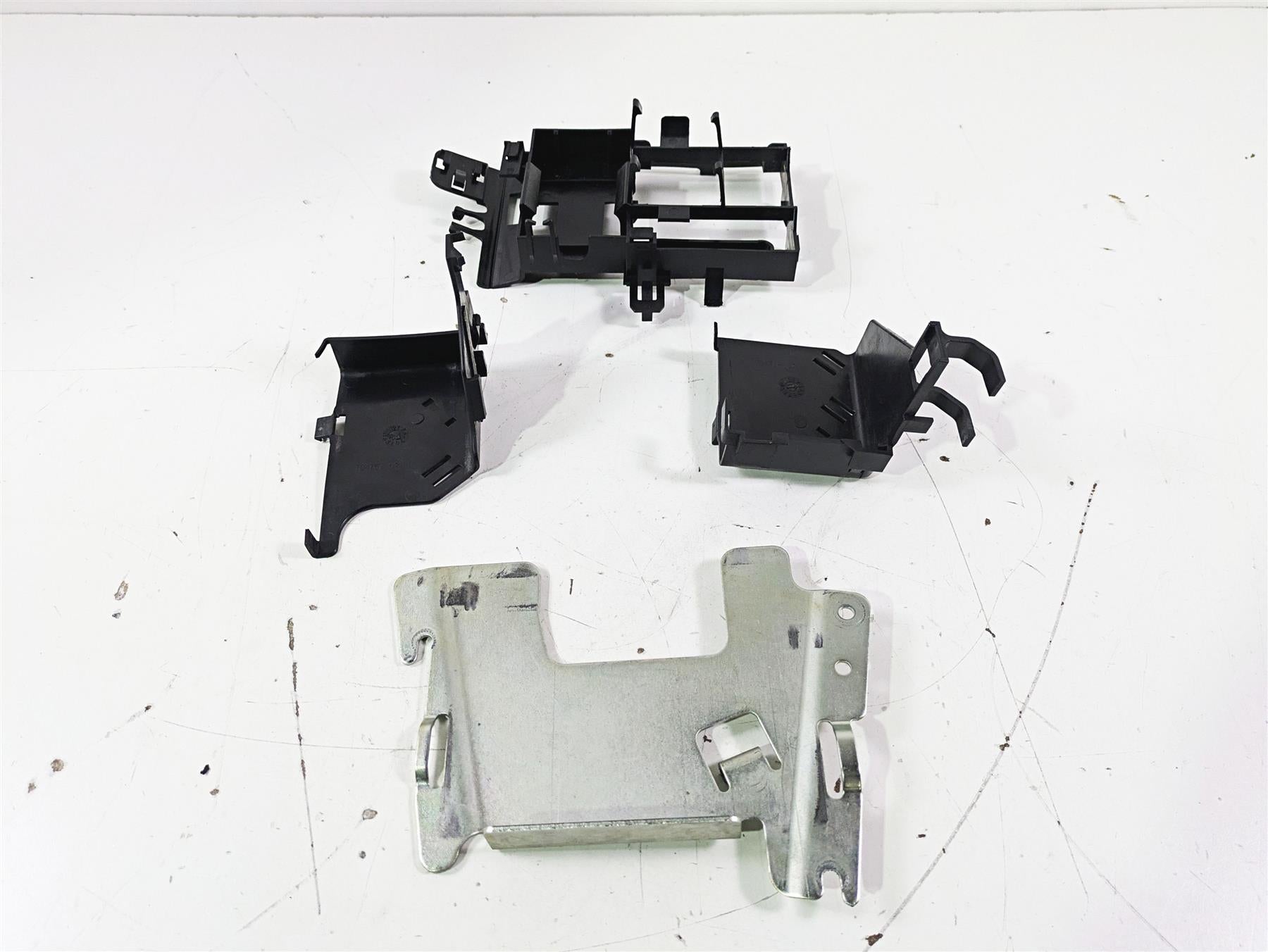 2012 Harley VRSCF Muscle V Rod Electrical Battery Holder Stay Set 70393-07 {{ shop.shopifyCountryName }} - Mototech271