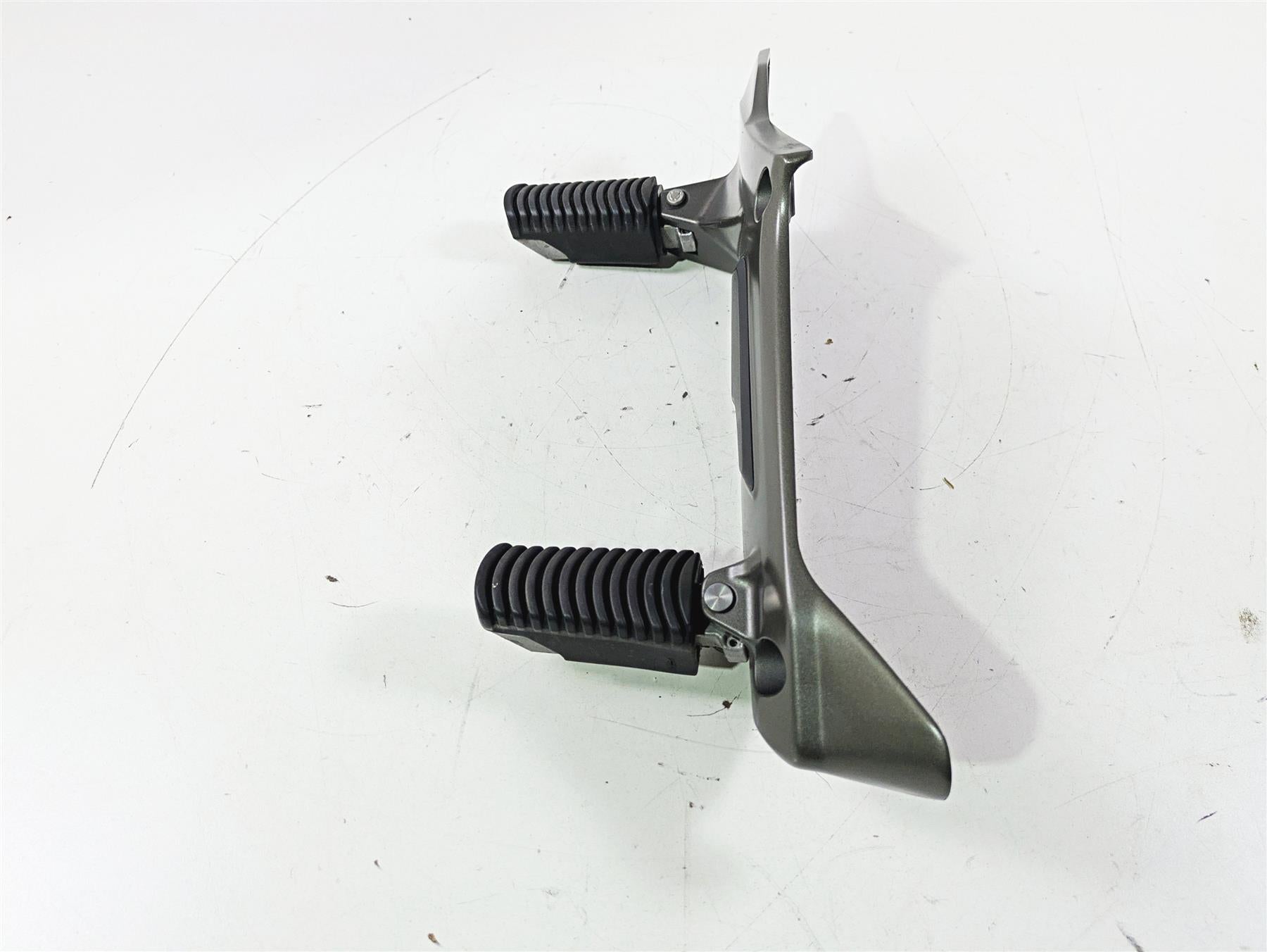 2015 BMW K1600 GT K48 Right Rider & Passenger Foot Peg 46717716014 46717727573 {{ shop.shopifyCountryName }} - Mototech271