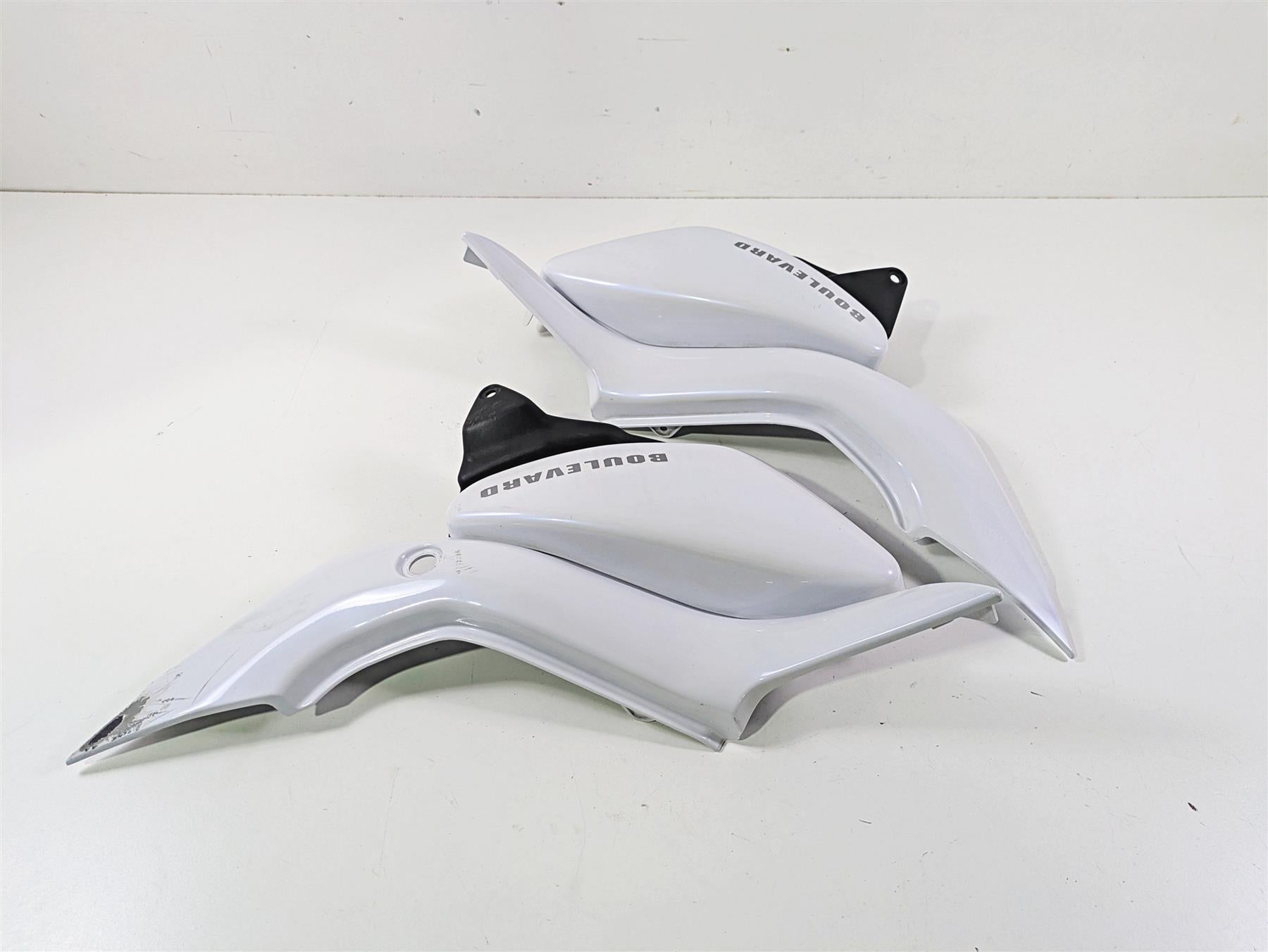 2019 Suzuki M109R VZR1800 Boulevard Side Cover Fairings 63171-48G51 47210-48GF0 {{ shop.shopifyCountryName }} - Mototech271