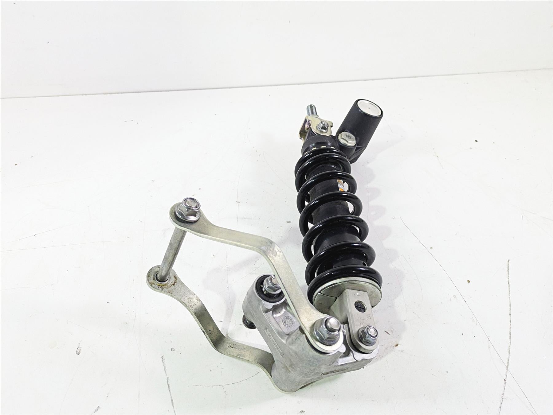 2024 Kawasaki ZX6R ZX636 Ninja Straight Rear Suspension Shock 45014-0393-52E {{ shop.shopifyCountryName }} - Mototech271