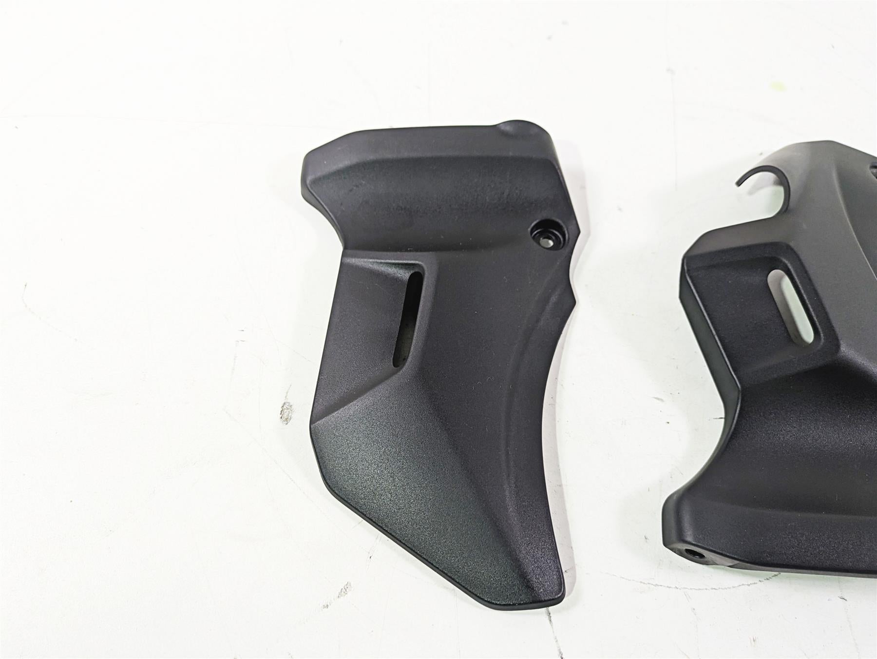 2022 Kawasaki ZR900RS Cafe Neck Frame Cover Fairing Set 14093-0621 14093-0620 {{ shop.shopifyCountryName }} - Mototech271